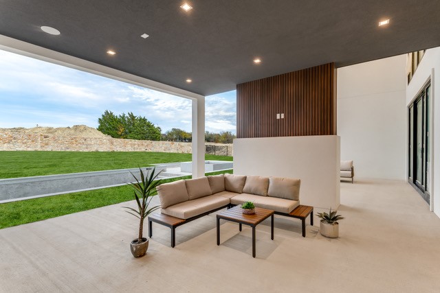 220 Sunset Point Trail