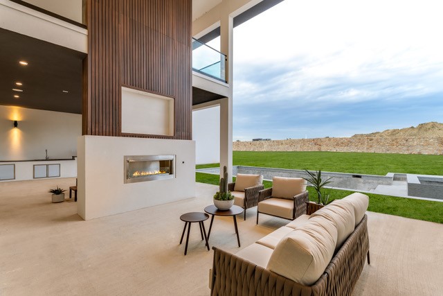 220 Sunset Point Trail