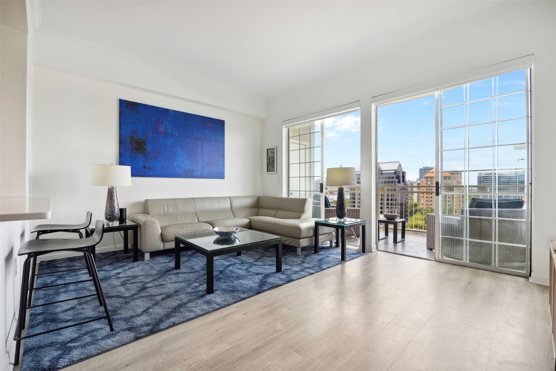 3225 Turtle Creek Boulevard 1112