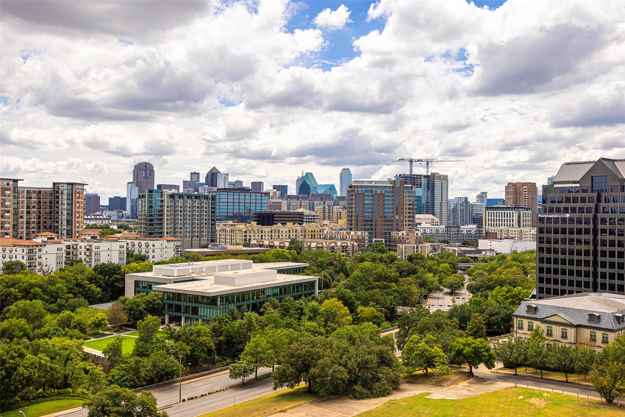 3225 Turtle Creek Boulevard 1112