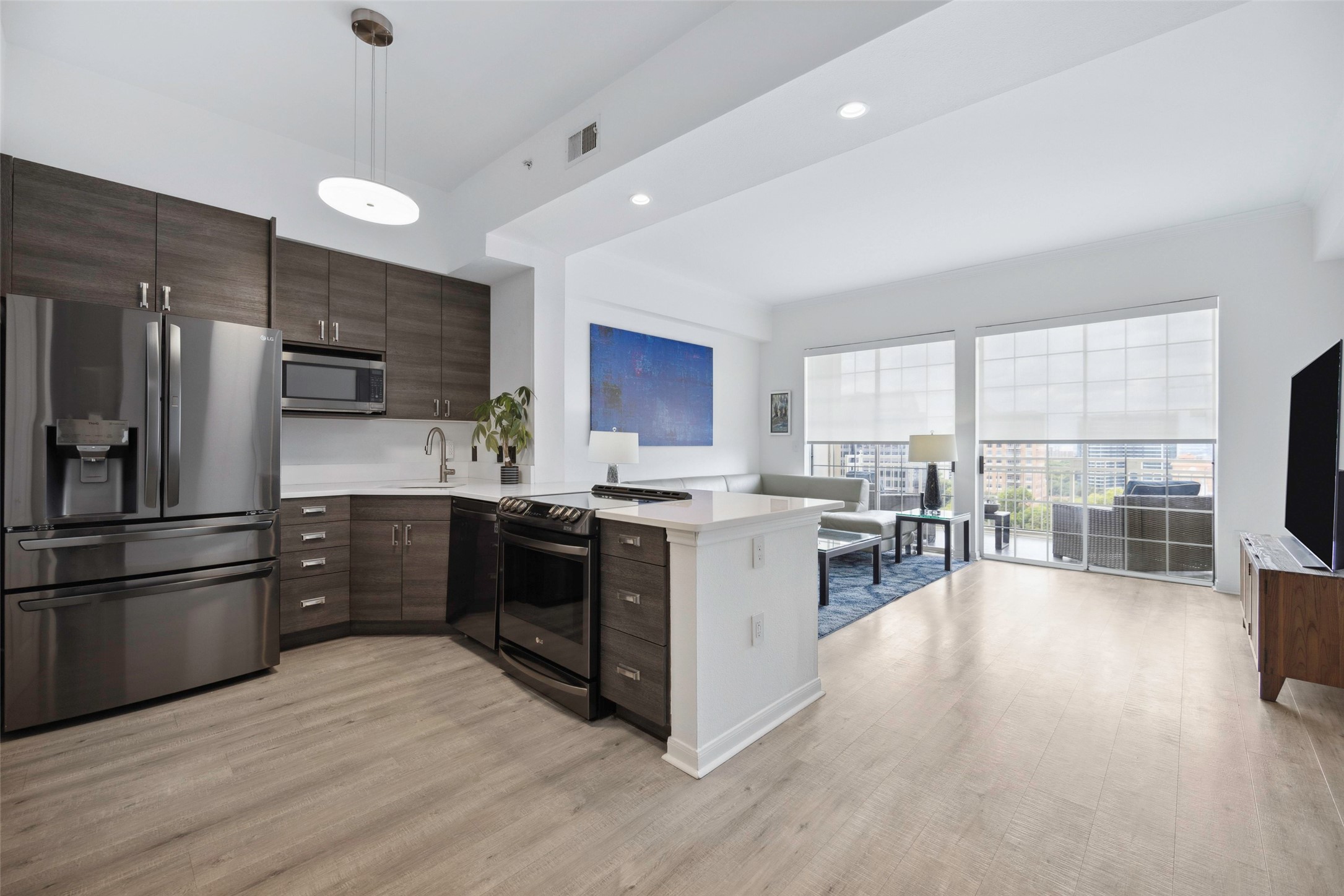 3225 Turtle Creek Boulevard 1112