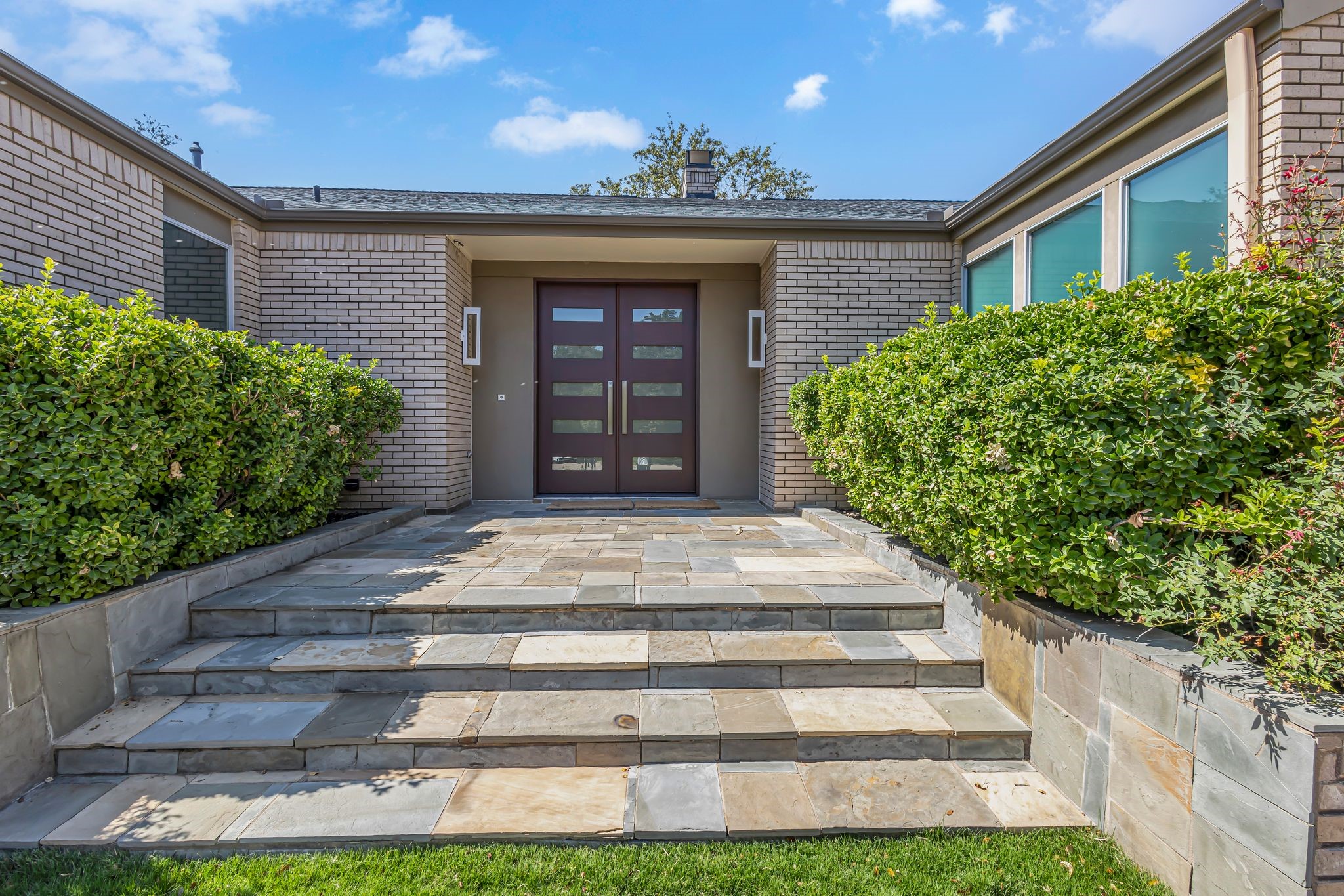 5958 Club Oaks Circle