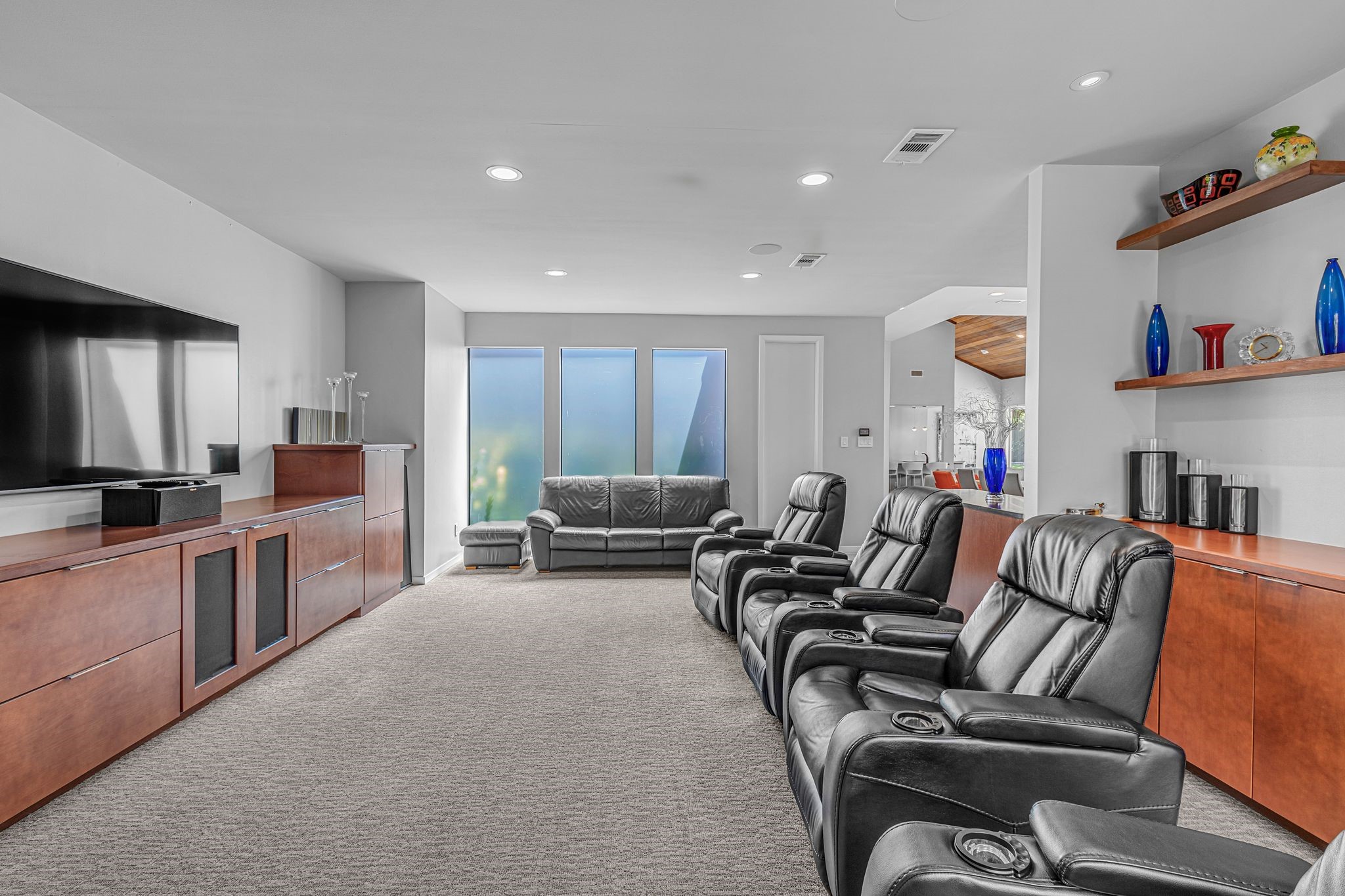 5958 Club Oaks Circle