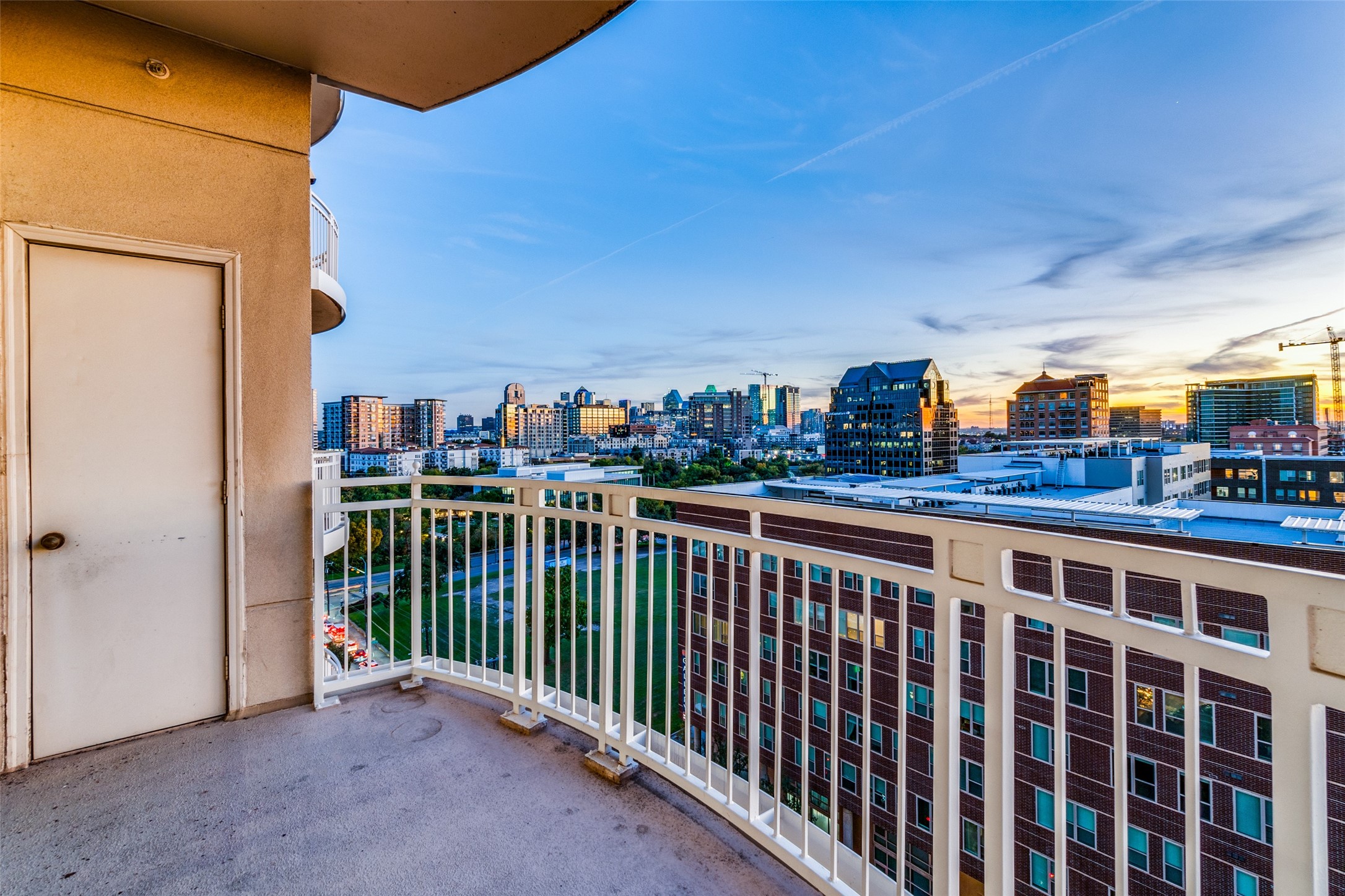 3225 Turtle Creek Boulevard 920