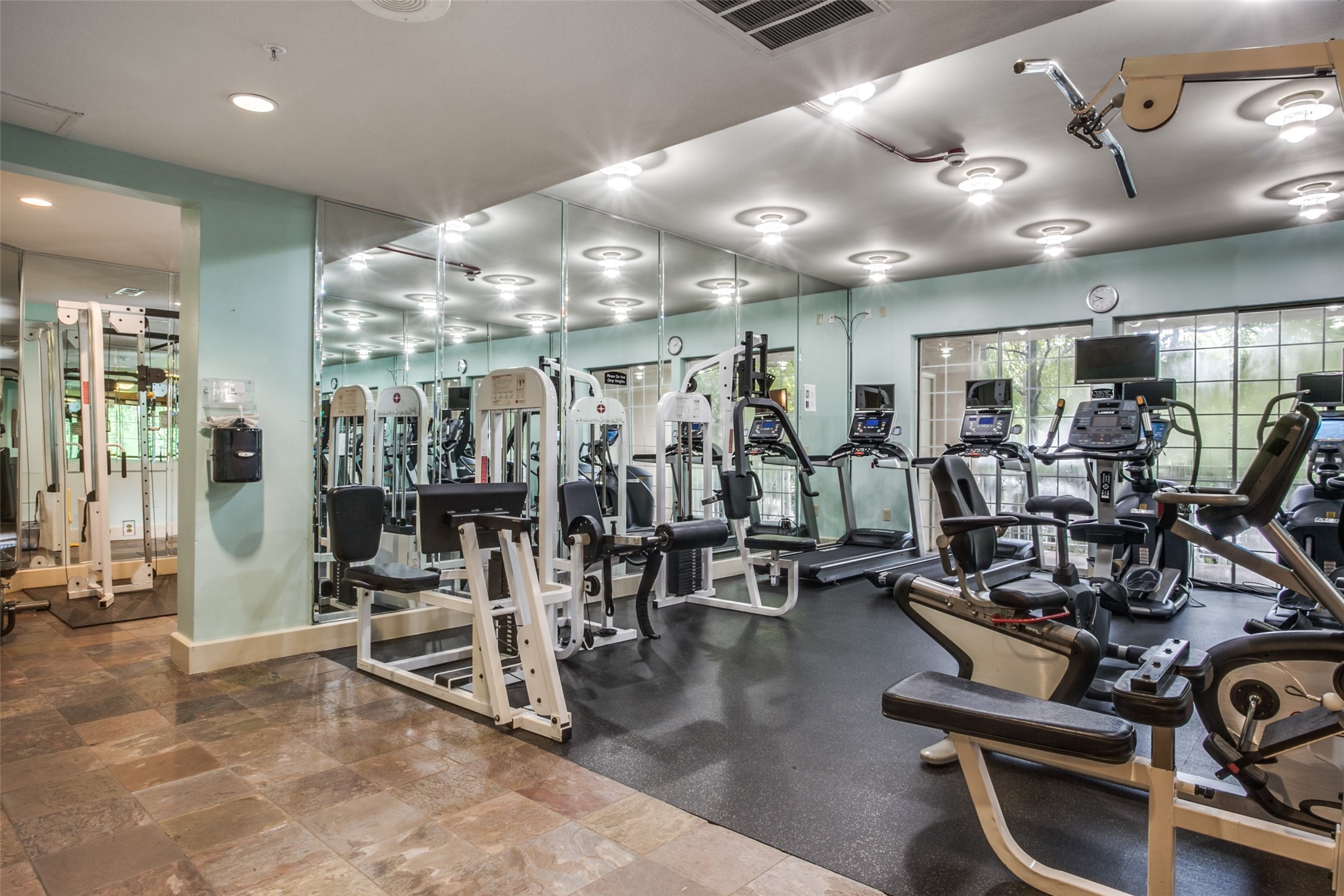 3225 Turtle Creek Boulevard 920