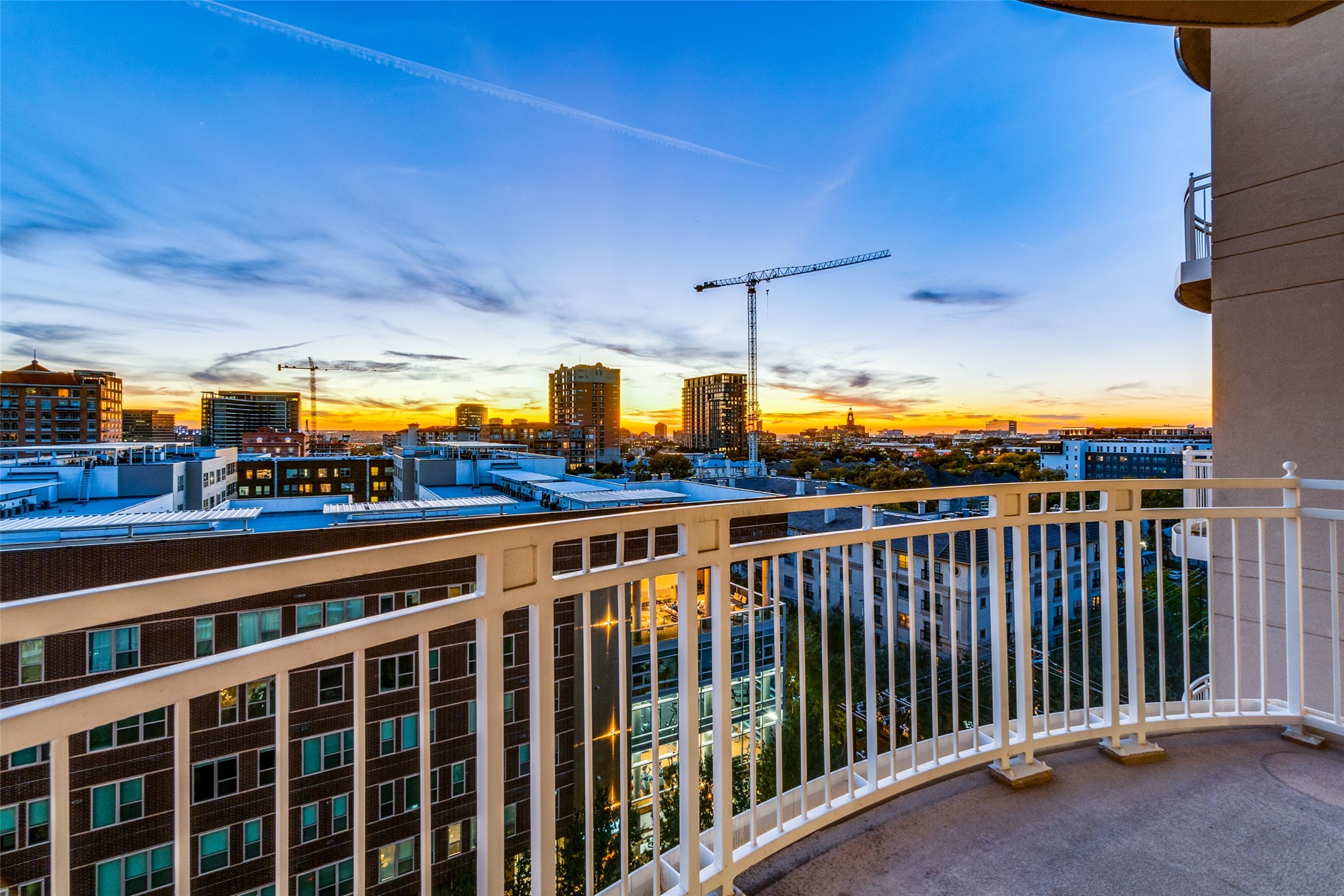 3225 Turtle Creek Boulevard 920