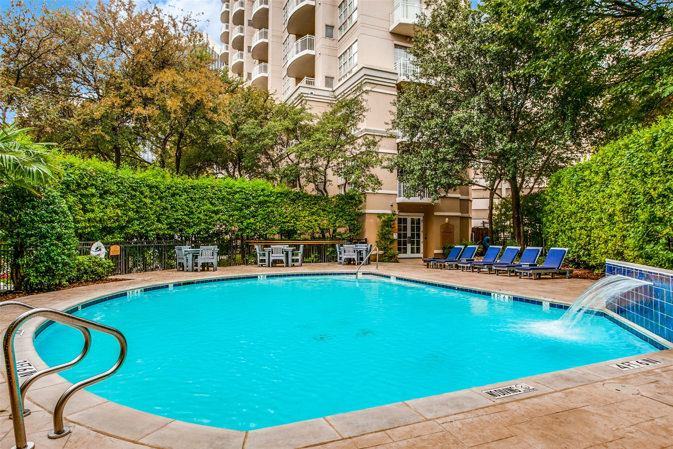 3225 Turtle Creek Boulevard 920