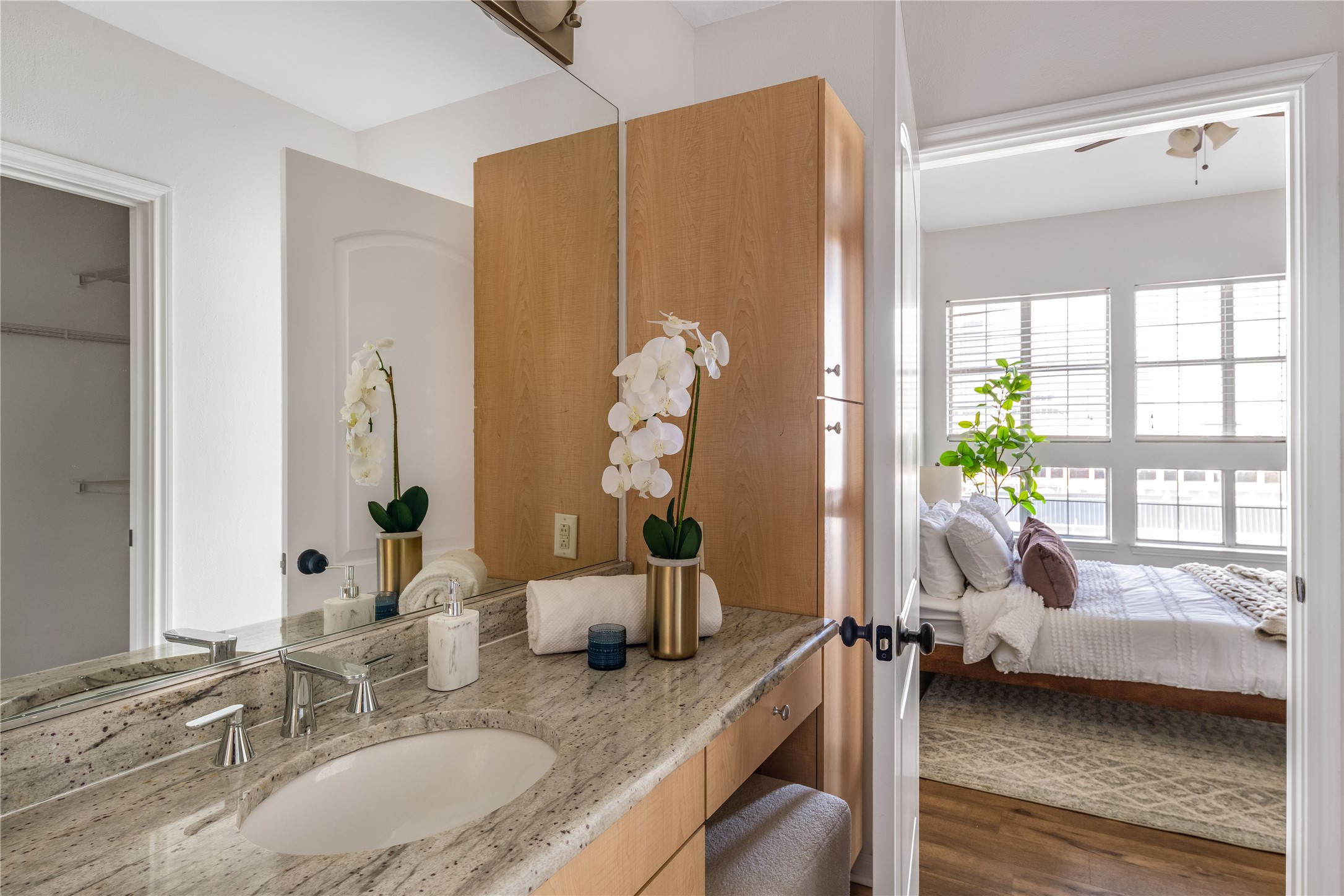 3225 Turtle Creek Boulevard 1046