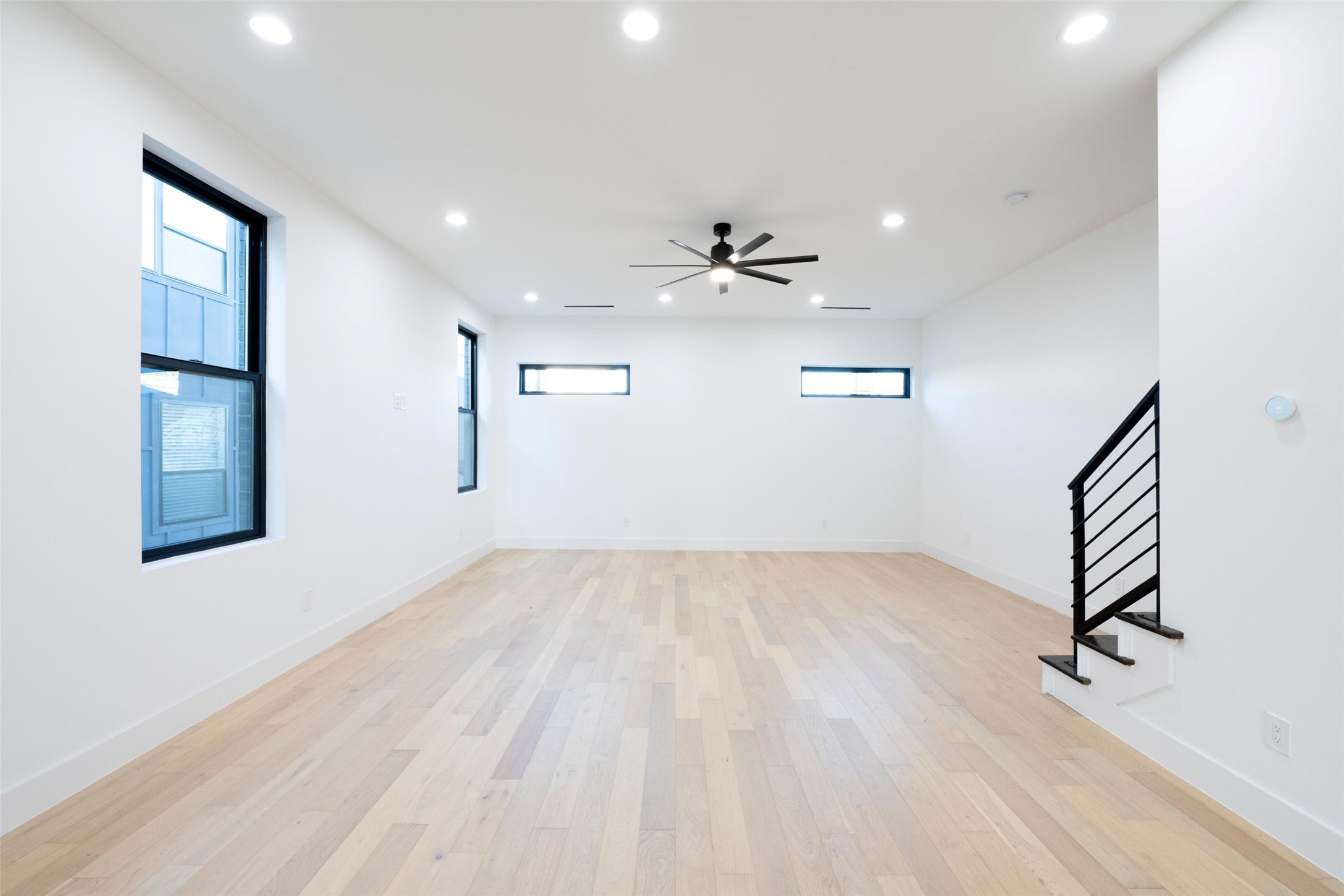 2610 N Carroll Avenue