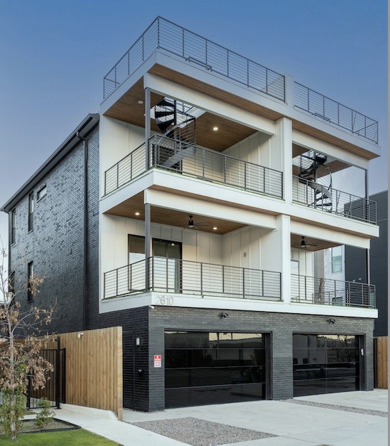 2610 N Carroll Avenue