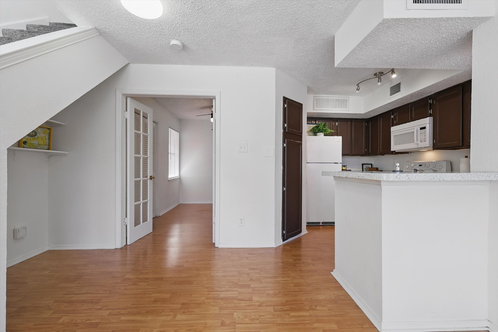 9813 Walnut Street 205