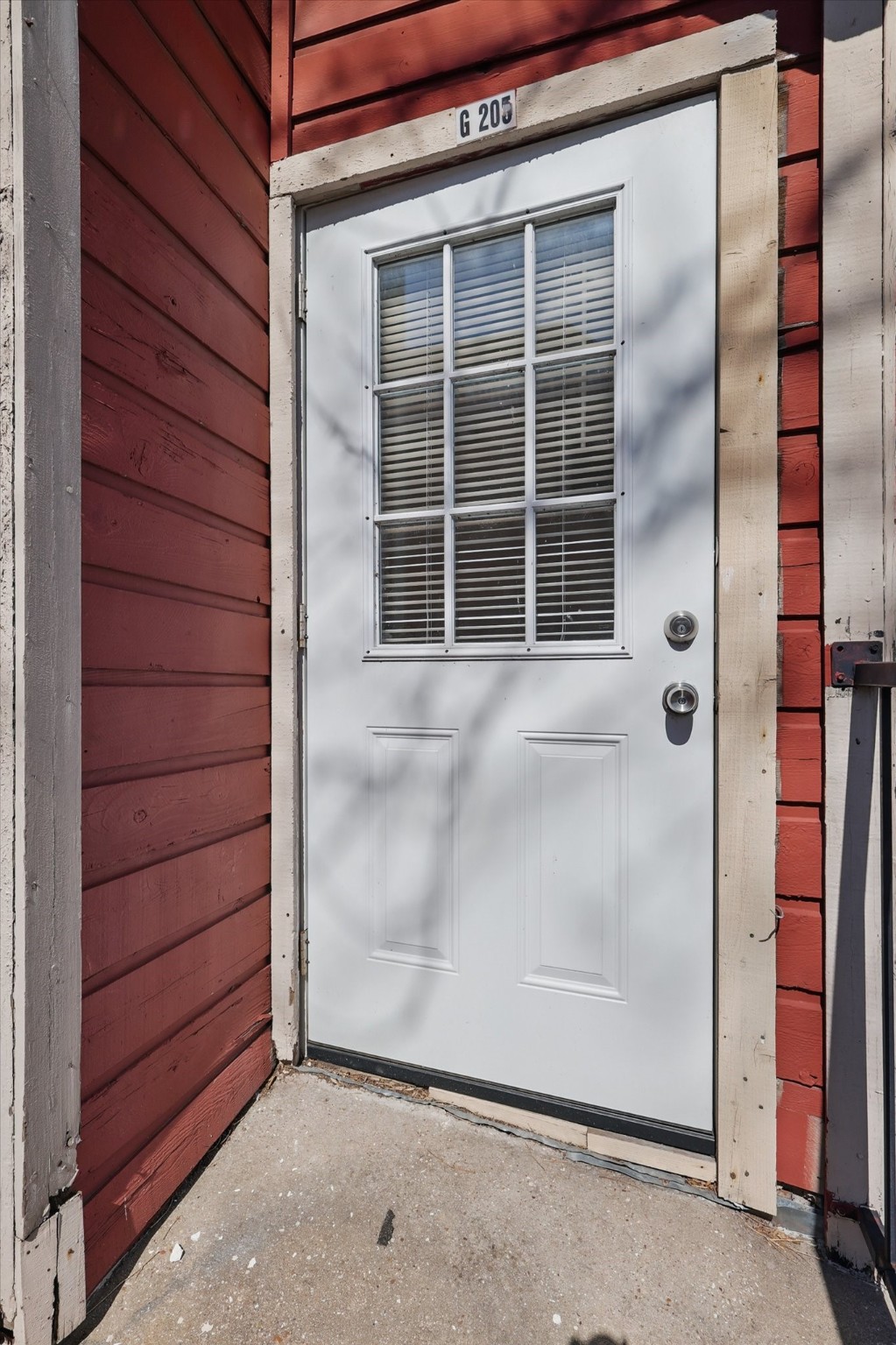 9813 Walnut Street 205