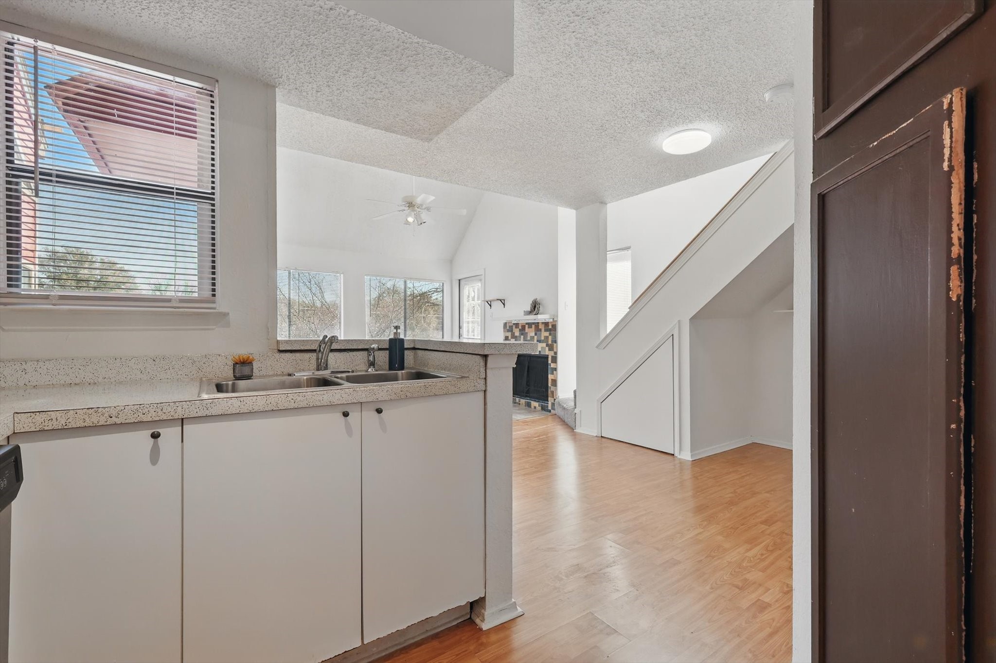 9813 Walnut Street 205