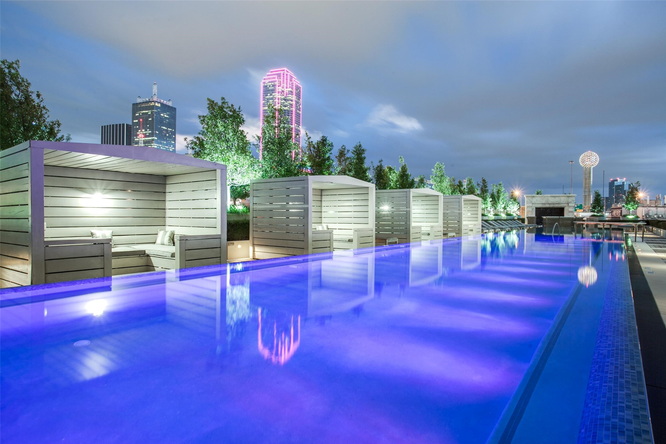 2200 Victory Avenue 806