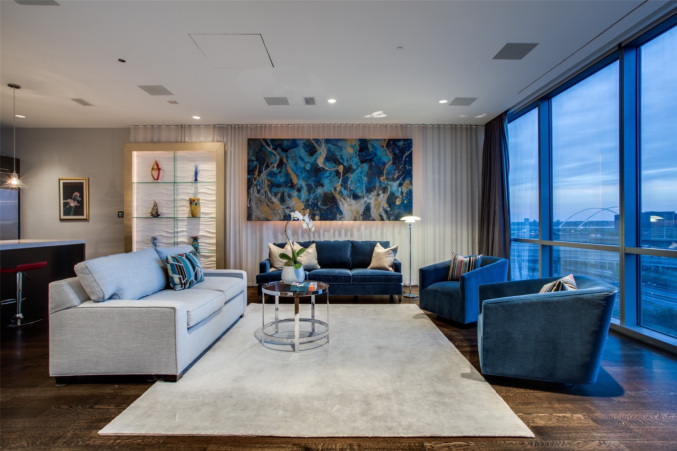 2200 Victory Avenue 806