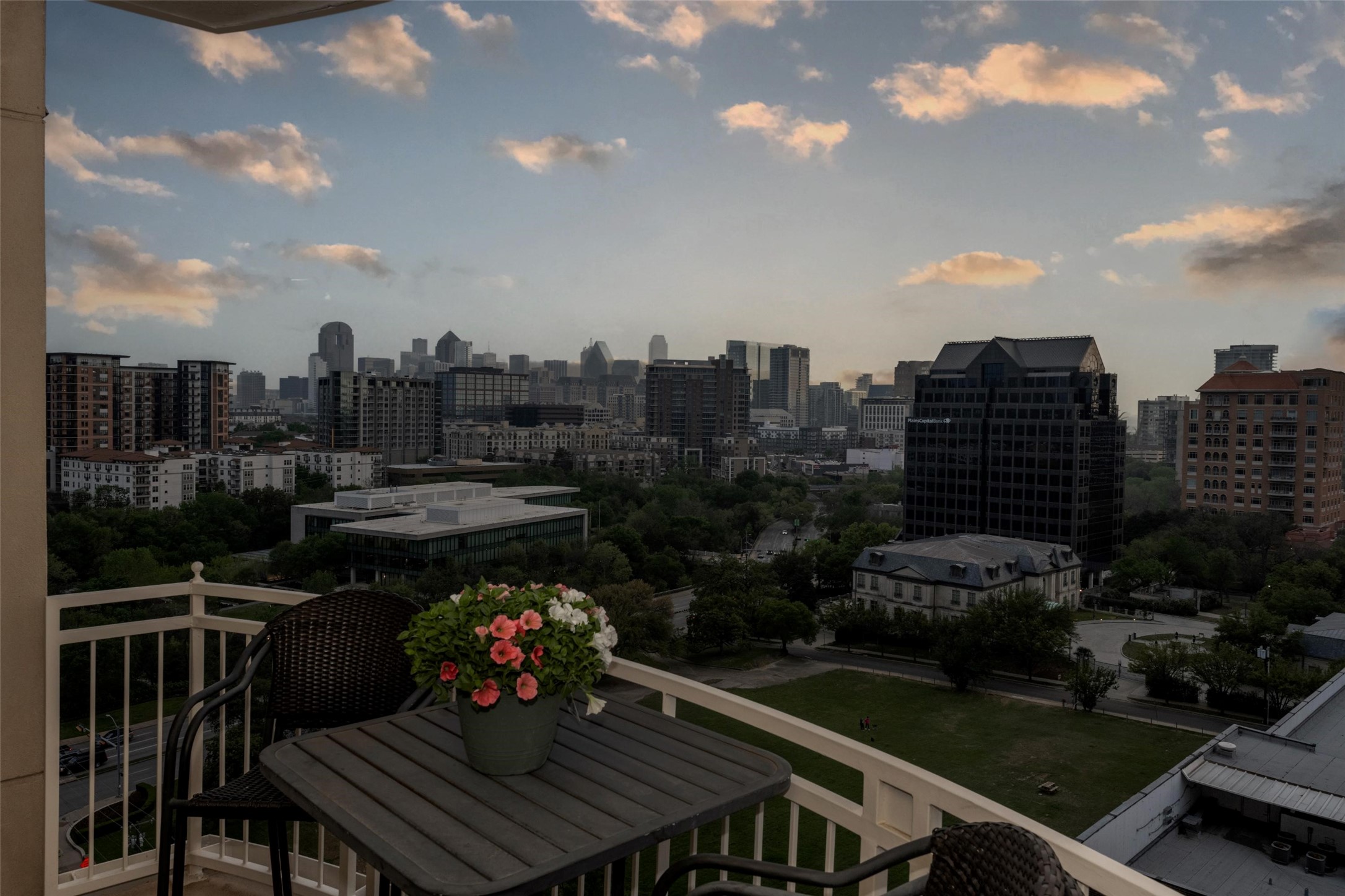 3225 Turtle Creek Boulevard 1214