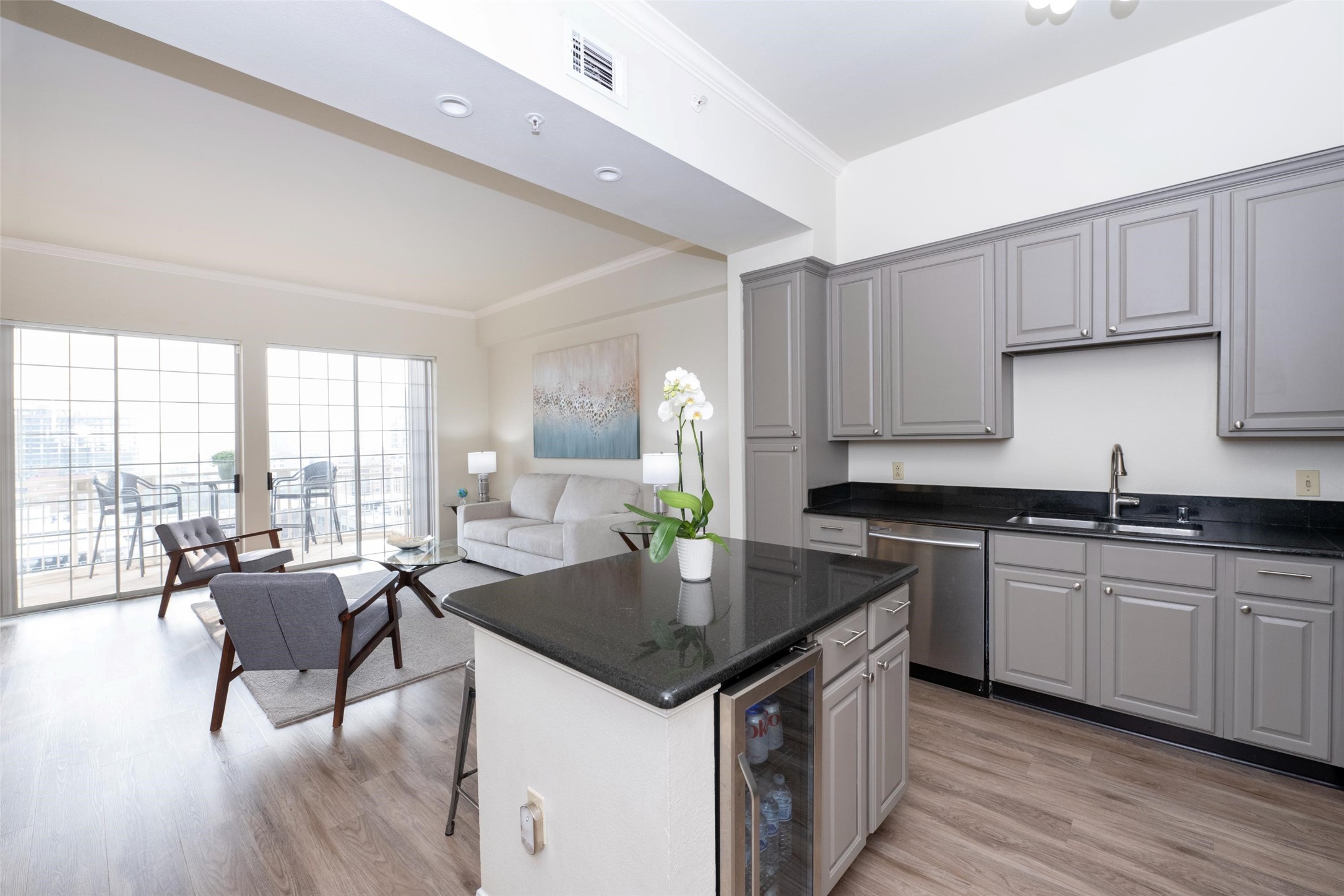 3225 Turtle Creek Boulevard 1214