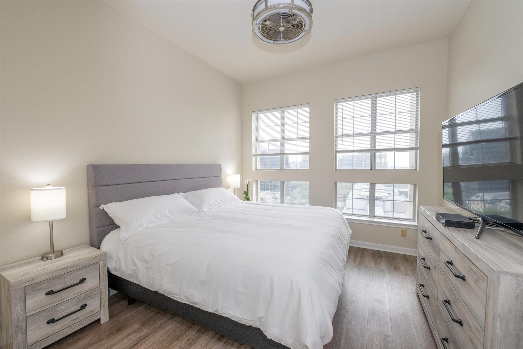 3225 Turtle Creek Boulevard 1214