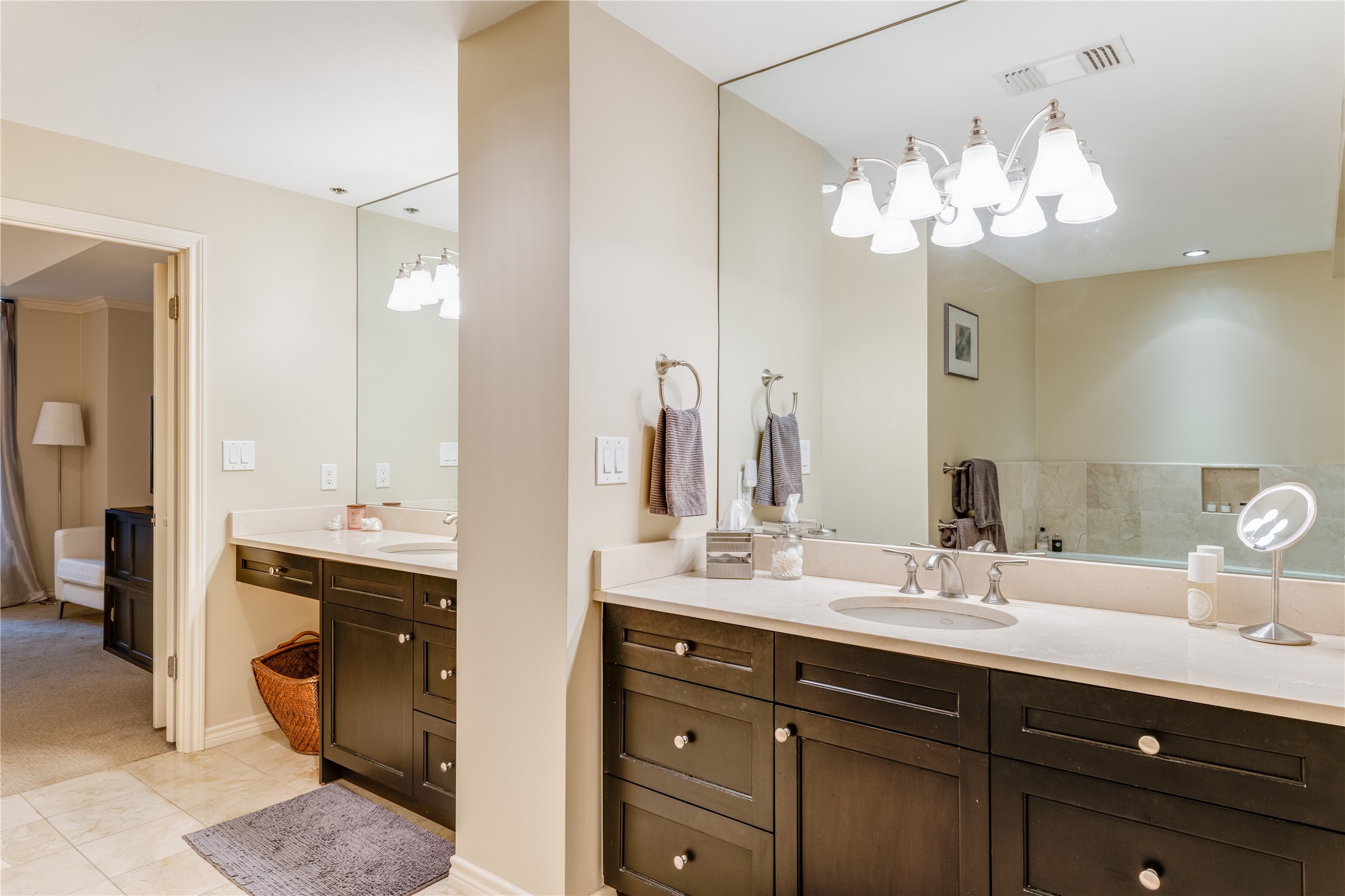 5909 Luther Lane 1700