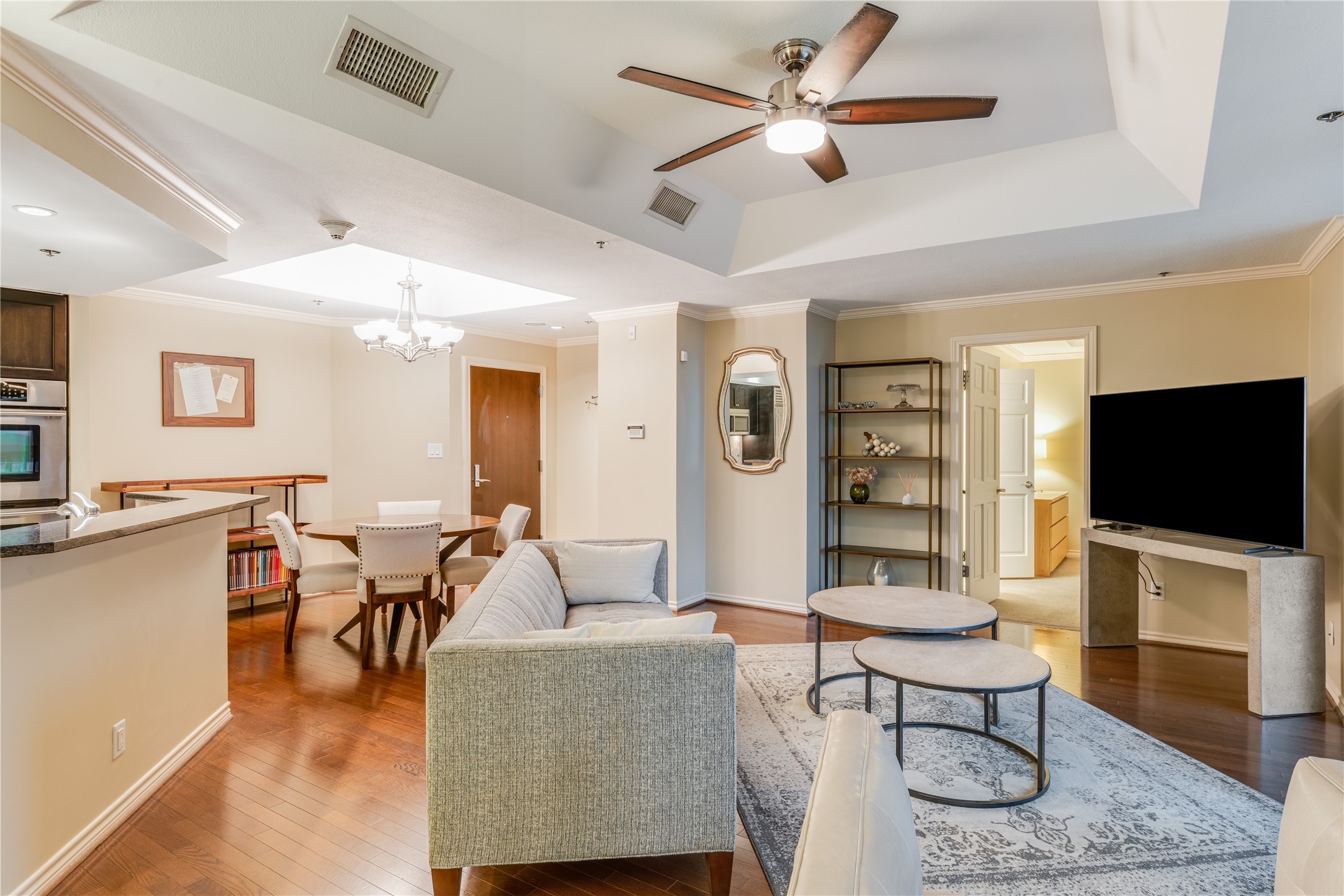 5909 Luther Lane 1700