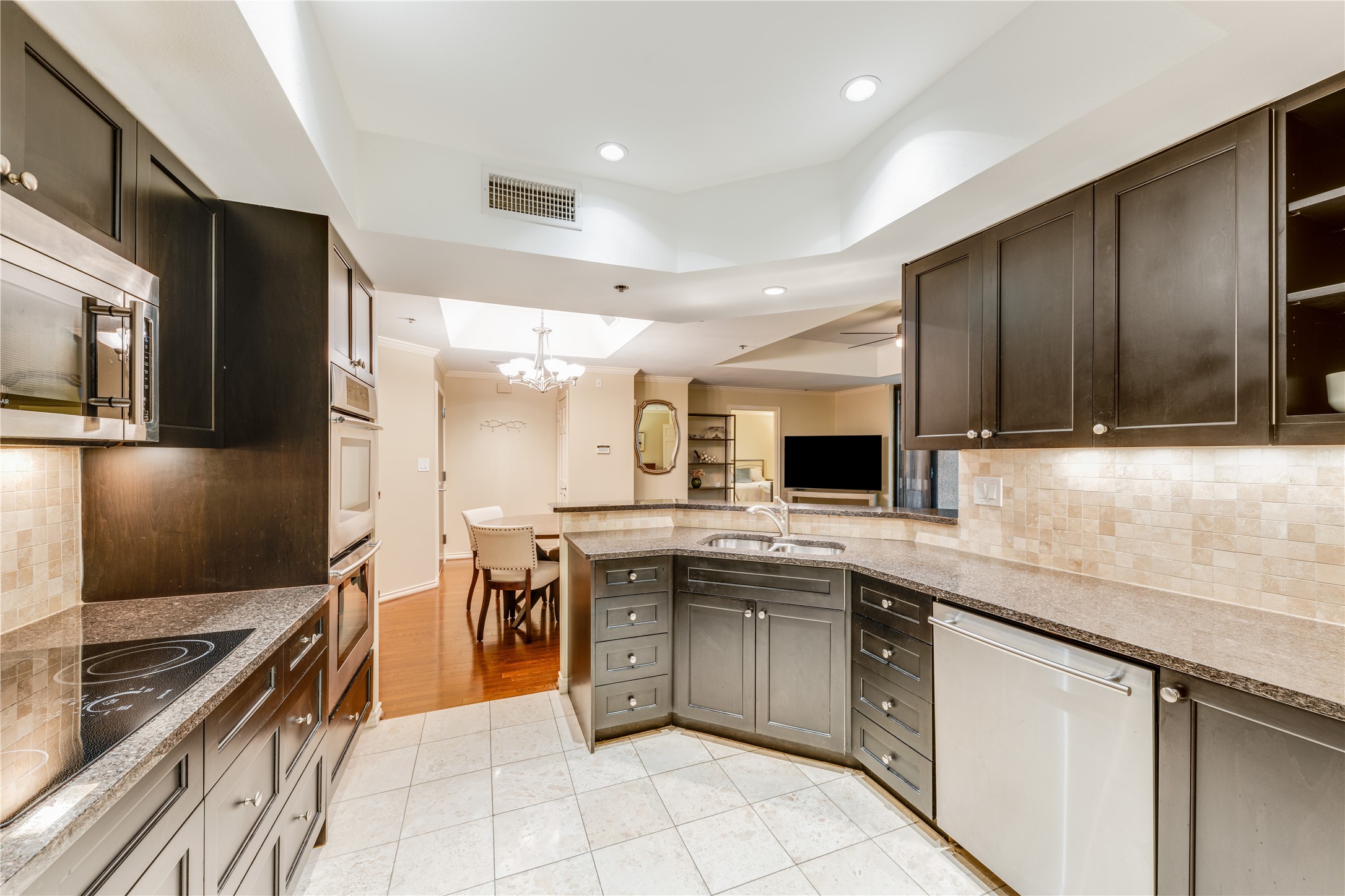 5909 Luther Lane 1700