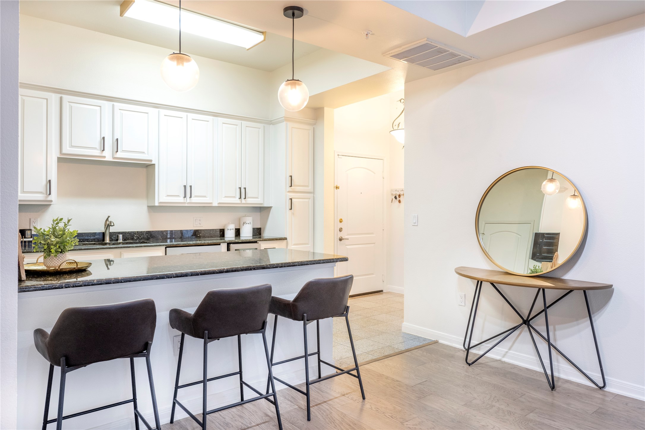 3225 Turtle Creek Boulevard 206