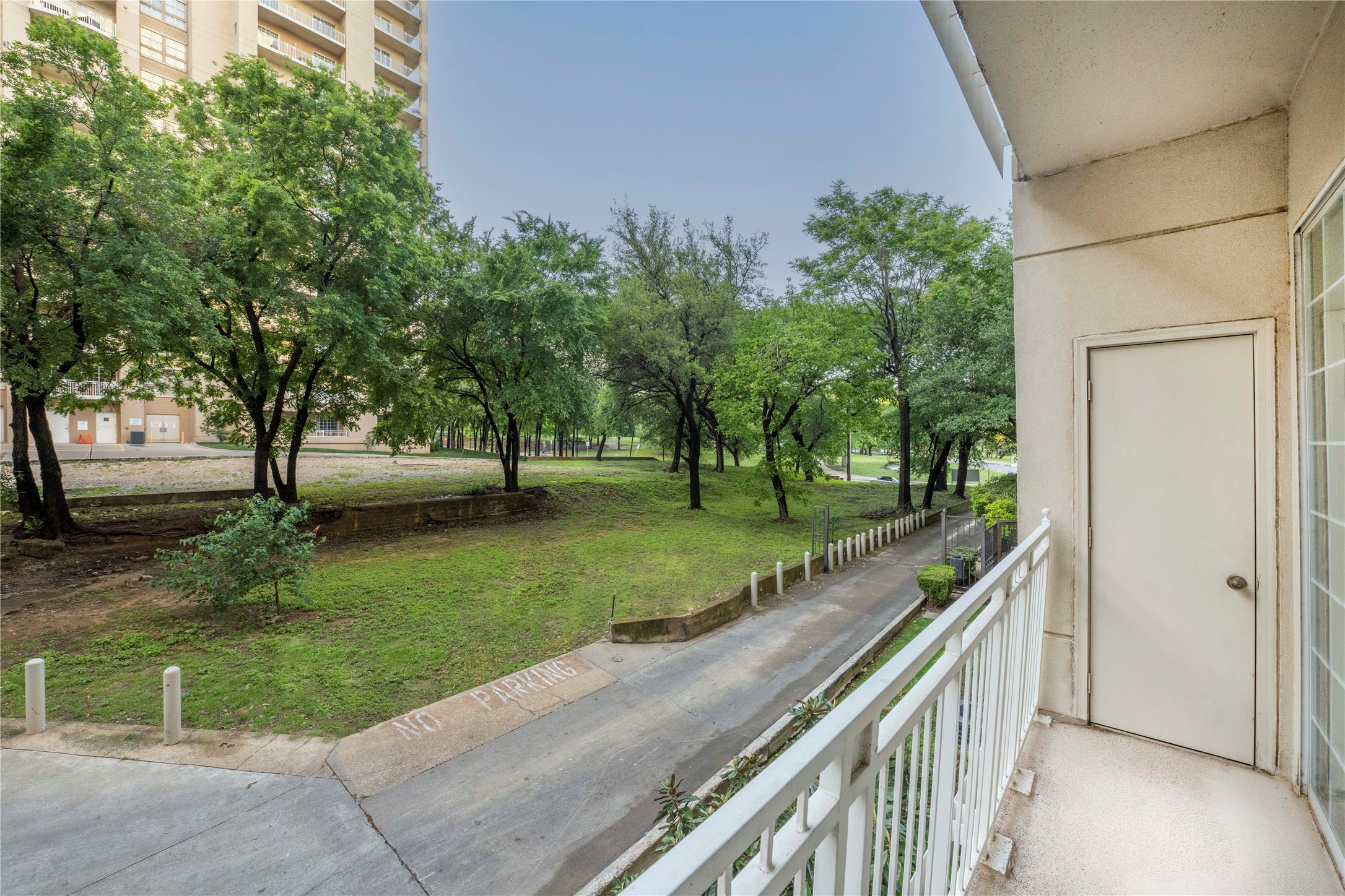 3225 Turtle Creek Boulevard 206