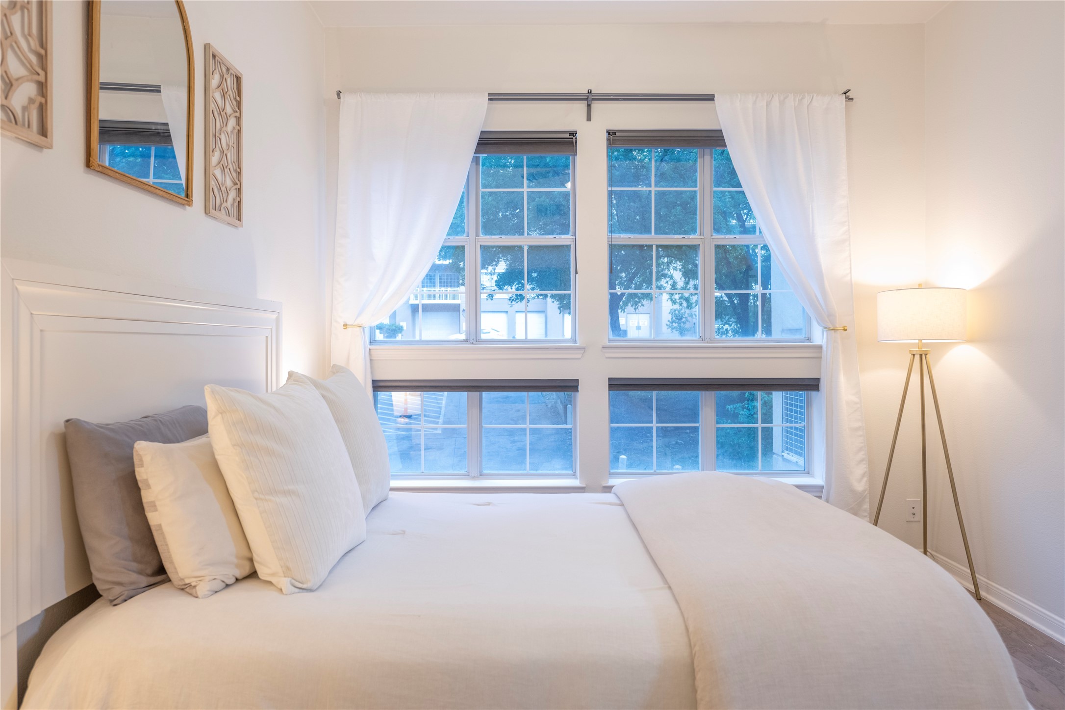 3225 Turtle Creek Boulevard 206