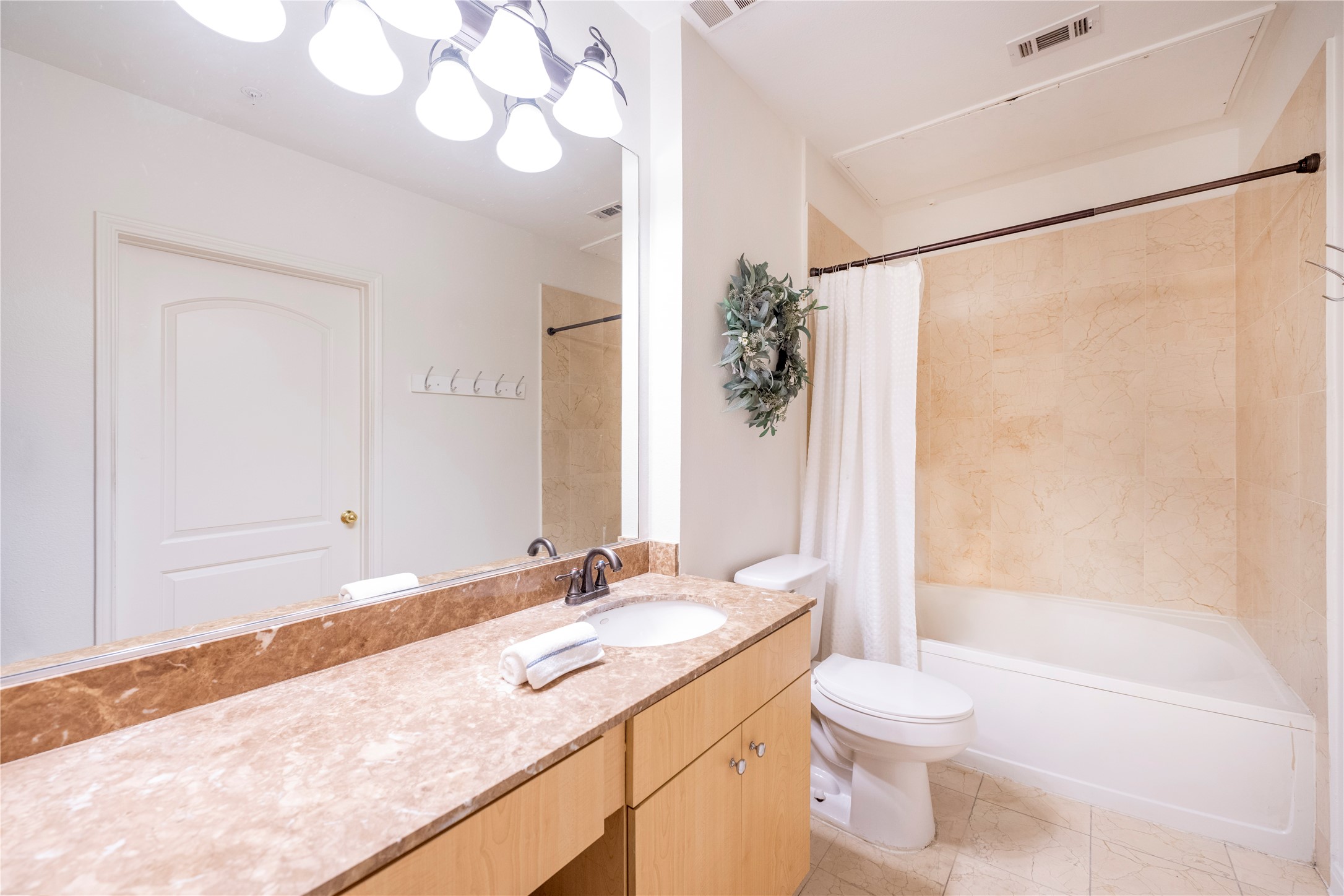 3225 Turtle Creek Boulevard 206