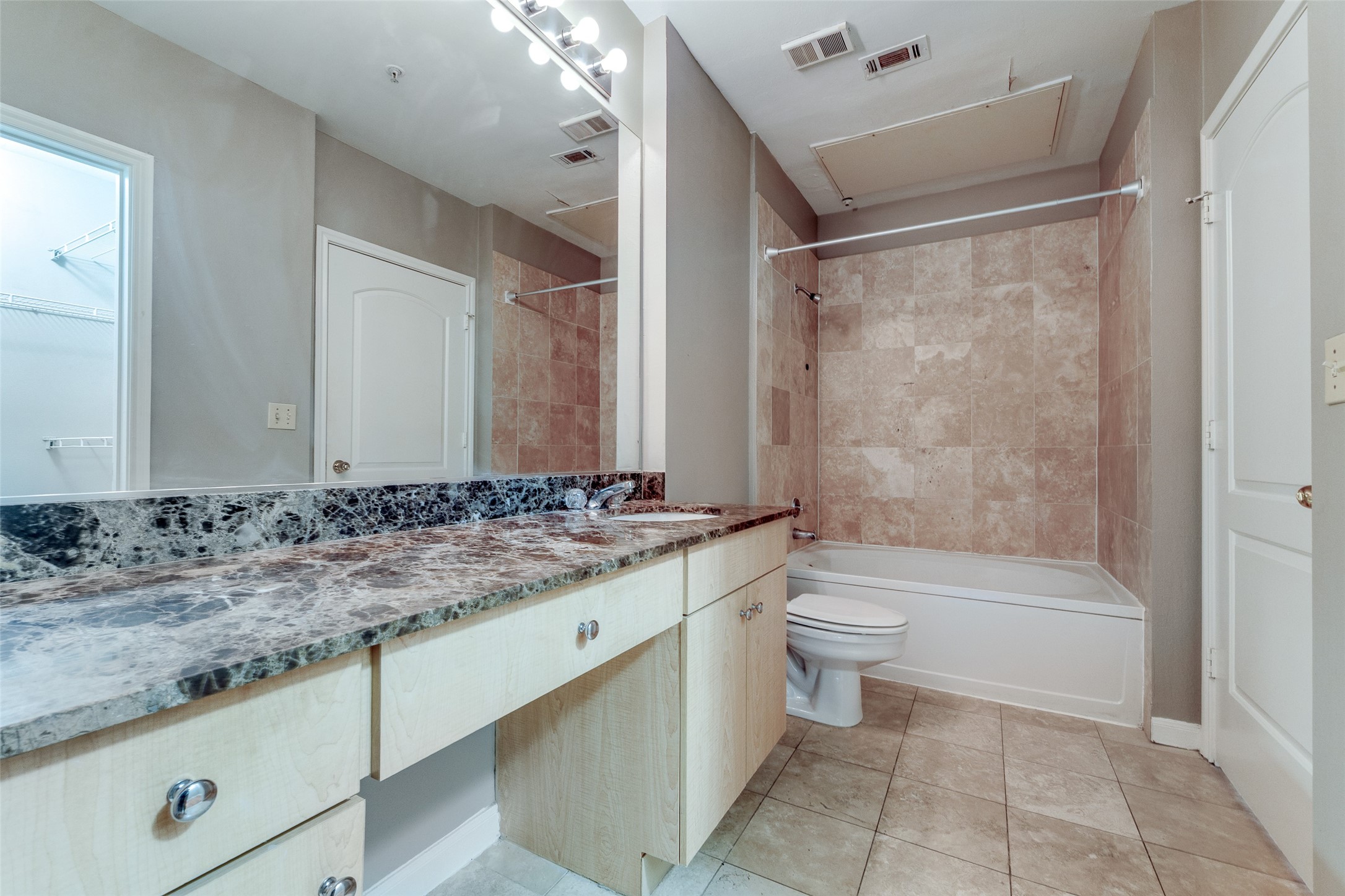 3225 Turtle Creek Boulevard 1236