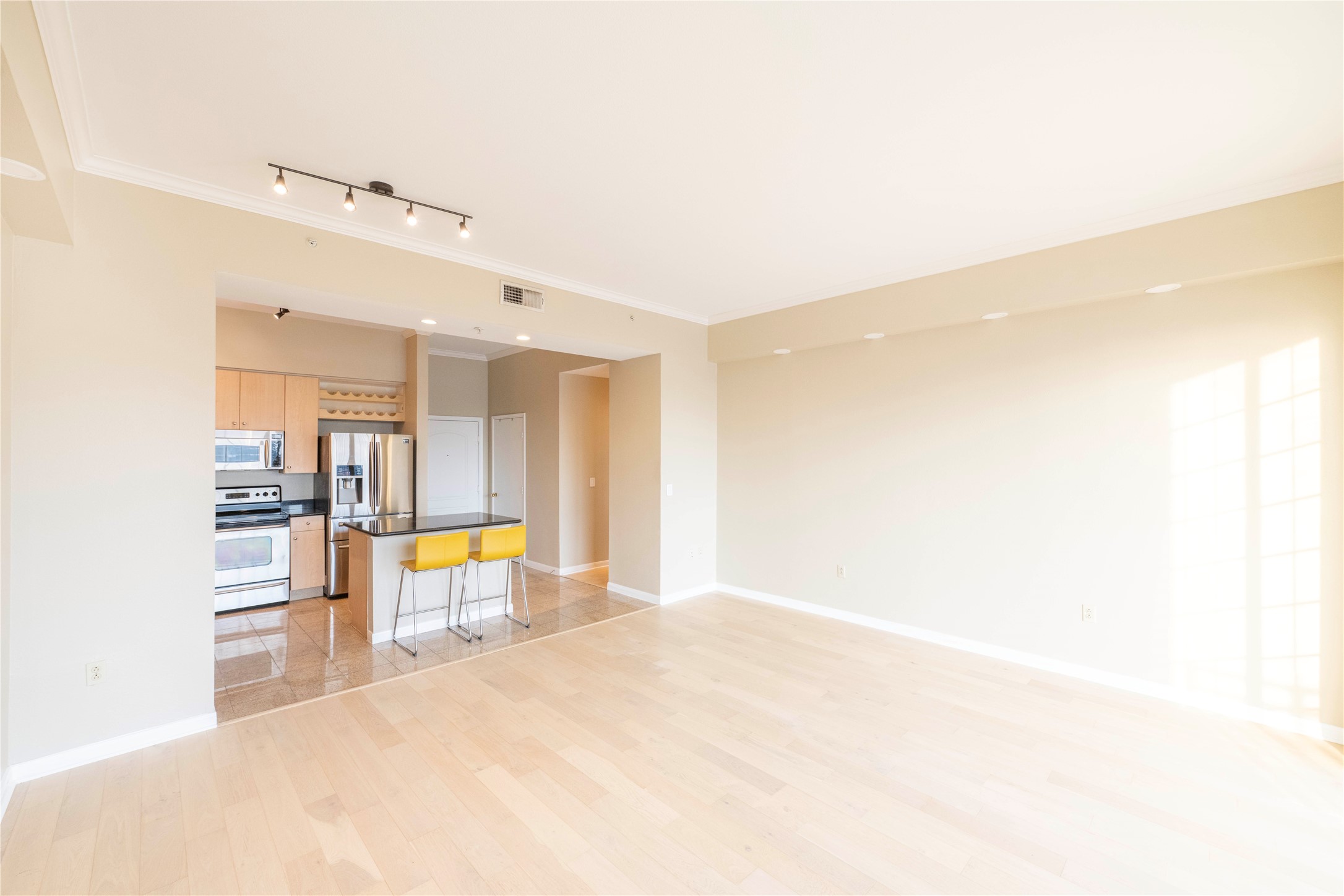 3225 Turtle Creek Boulevard 1114