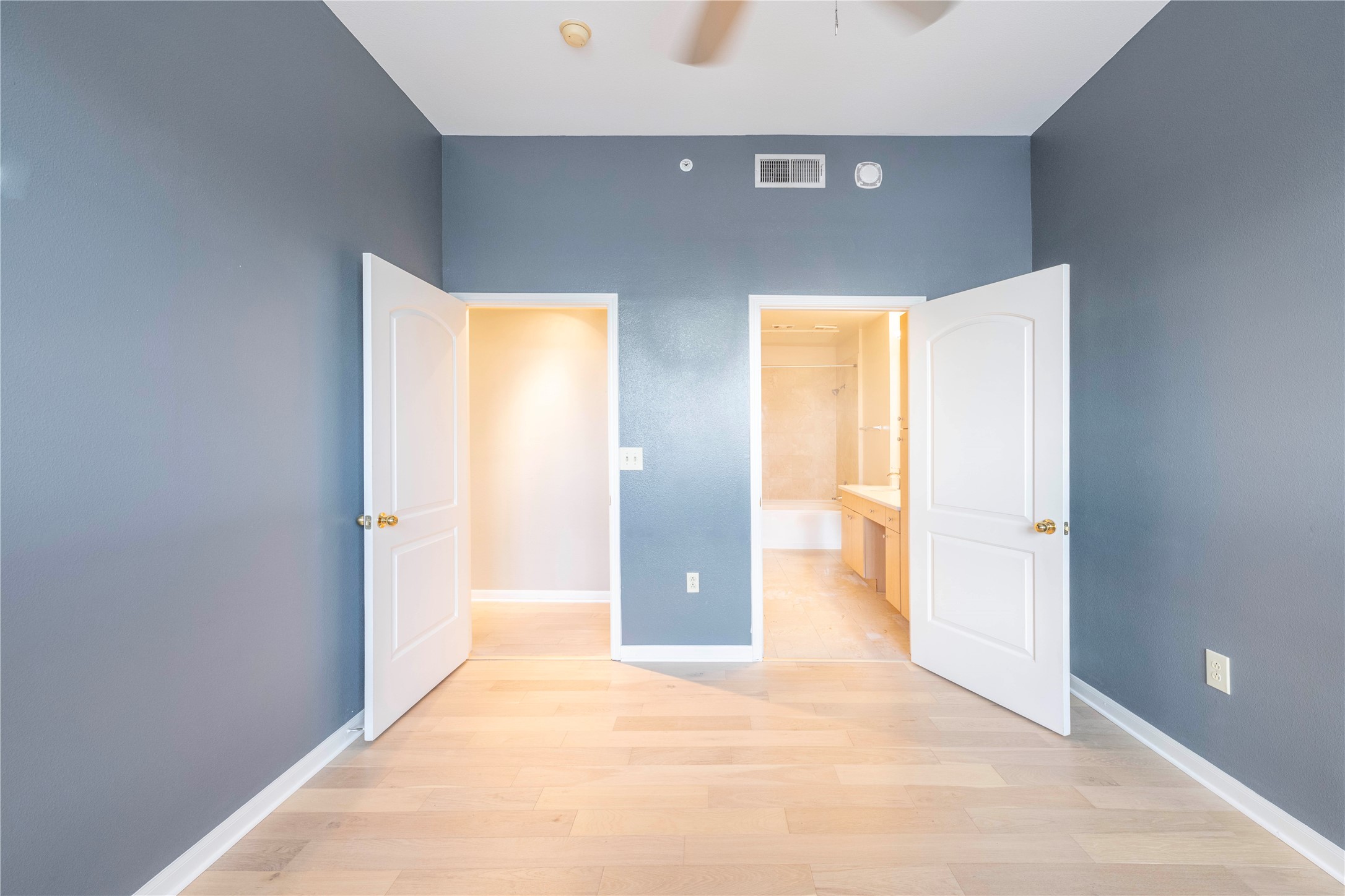 3225 Turtle Creek Boulevard 1114