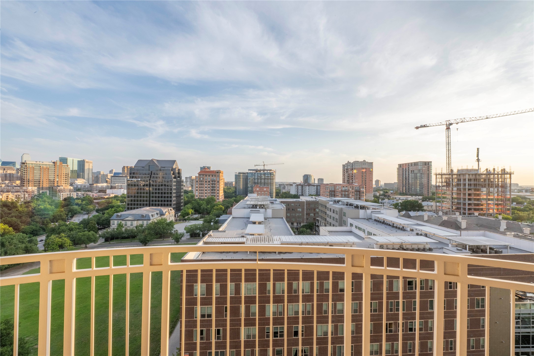 3225 Turtle Creek Boulevard 1114