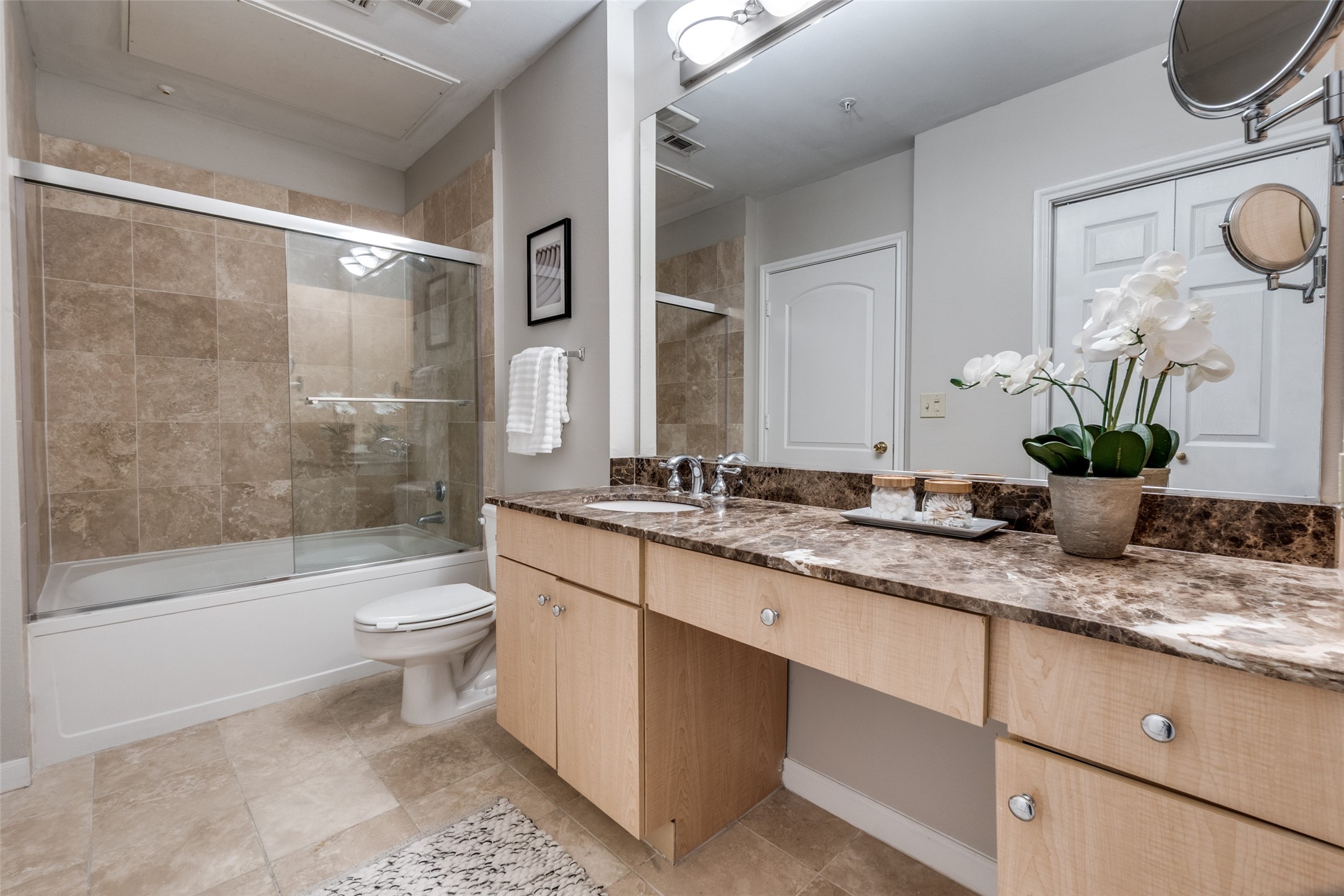 3225 Turtle Creek Boulevard 1234