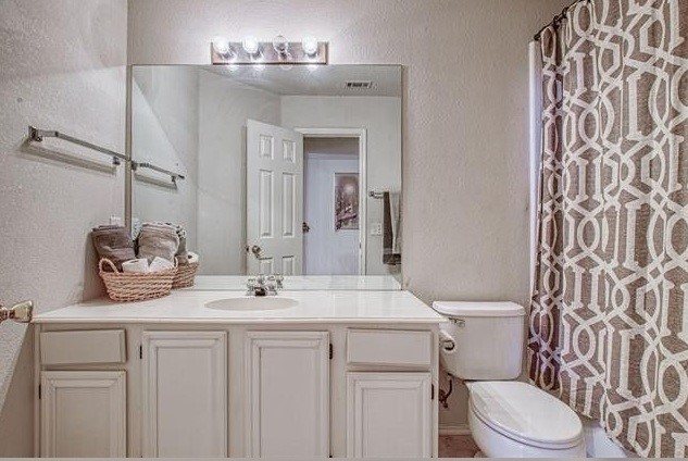 1006 Blackenhurst Lane