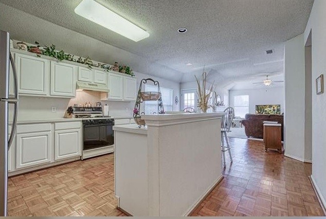 1006 Blackenhurst Lane