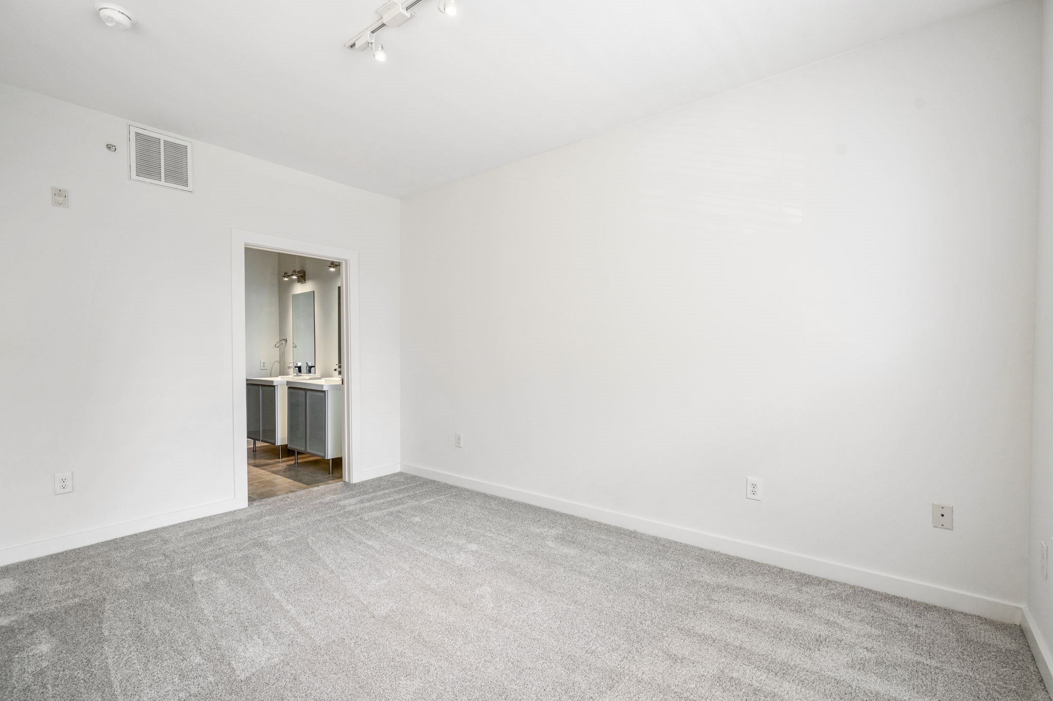 4040 N Hall Street 107