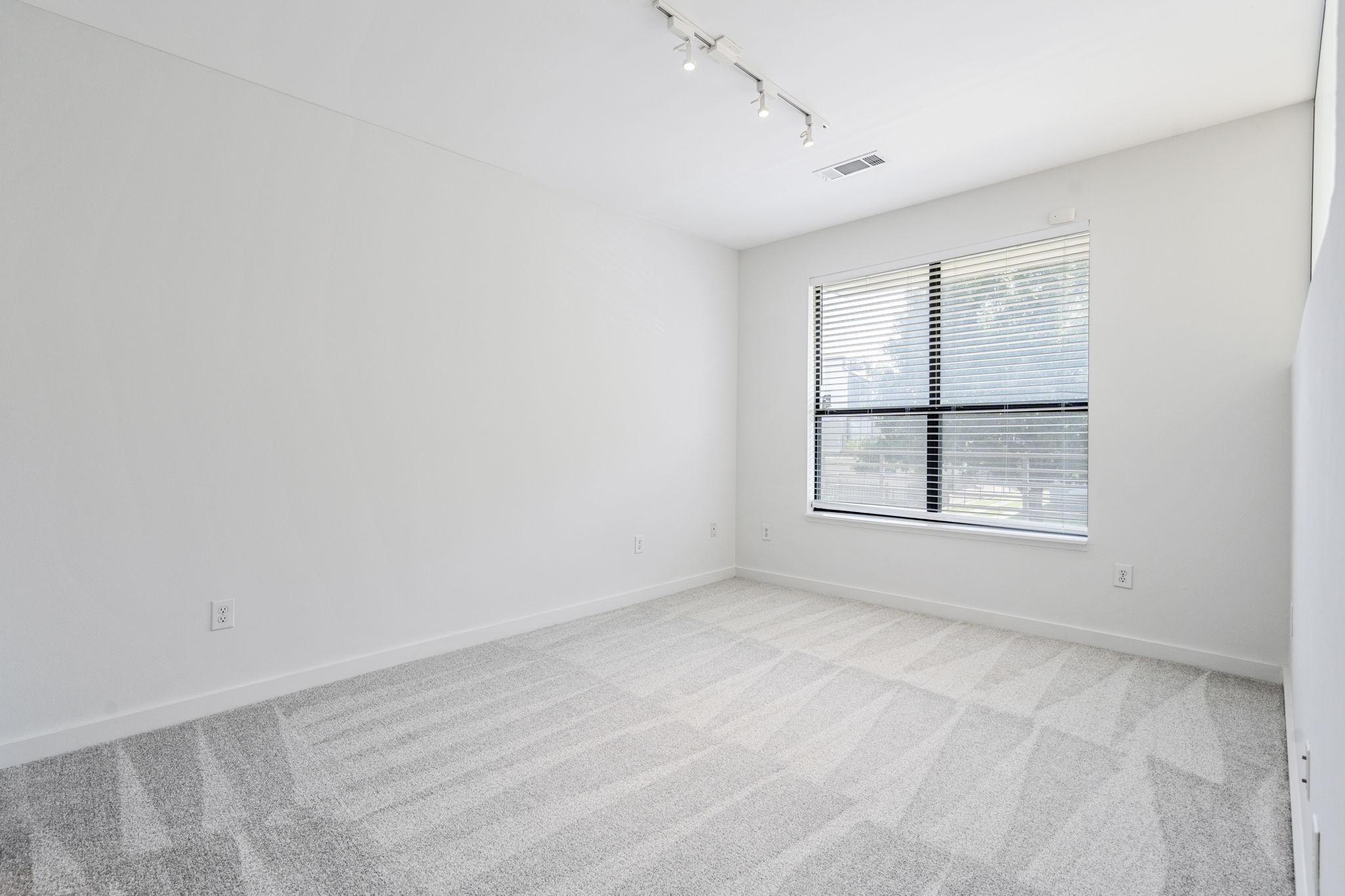 4040 N Hall Street 107