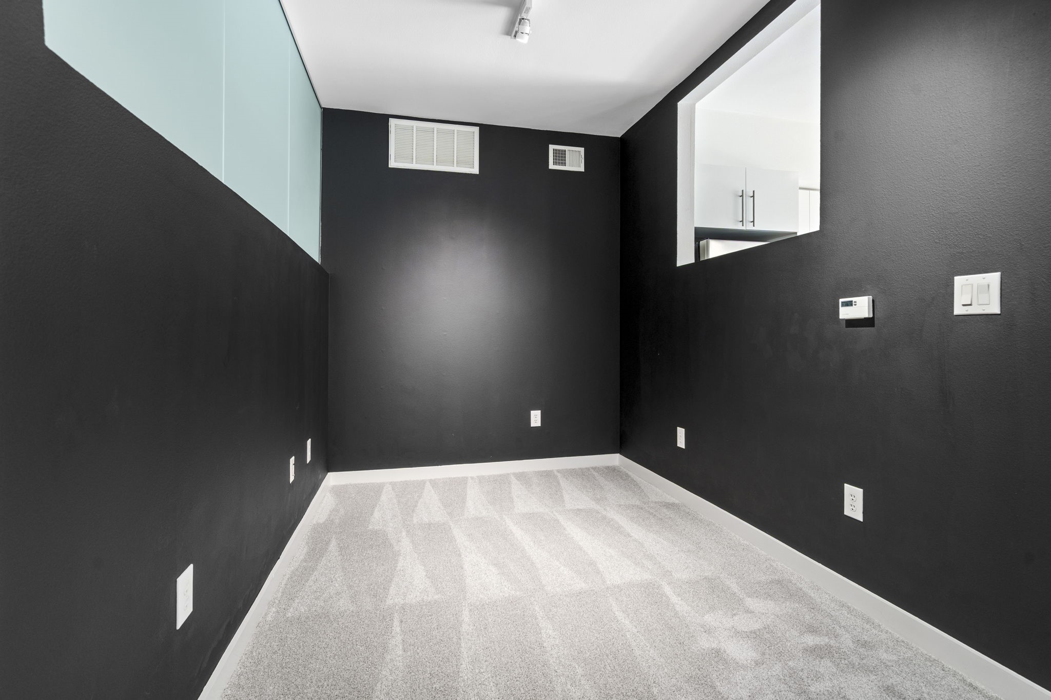 4040 N Hall Street 107