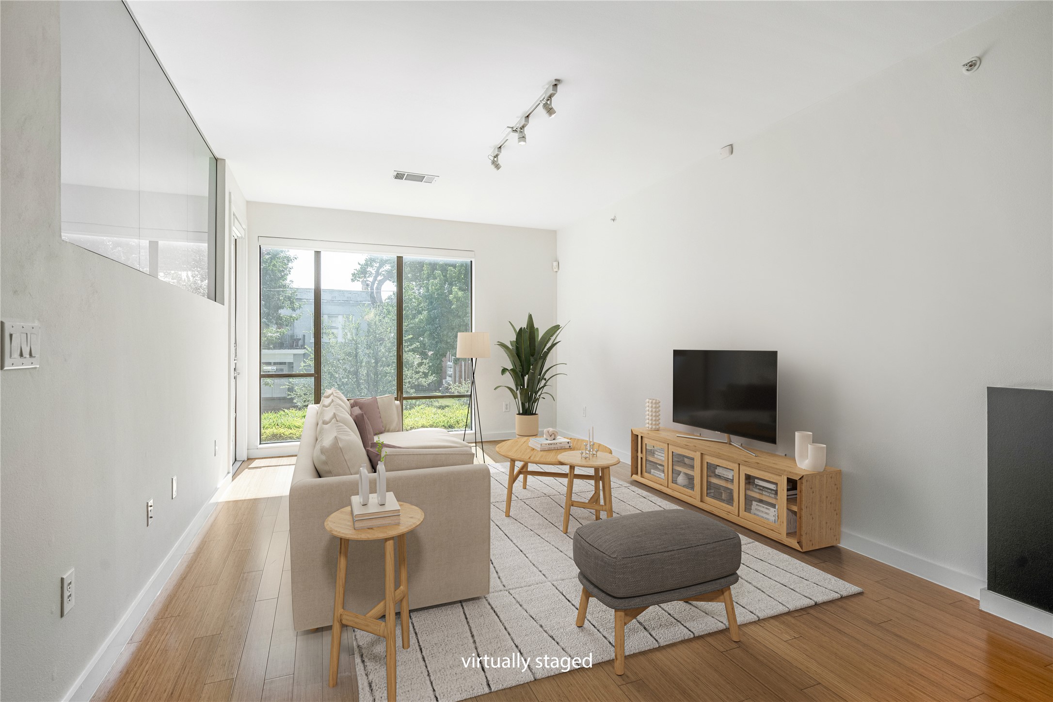 4040 N Hall Street 107