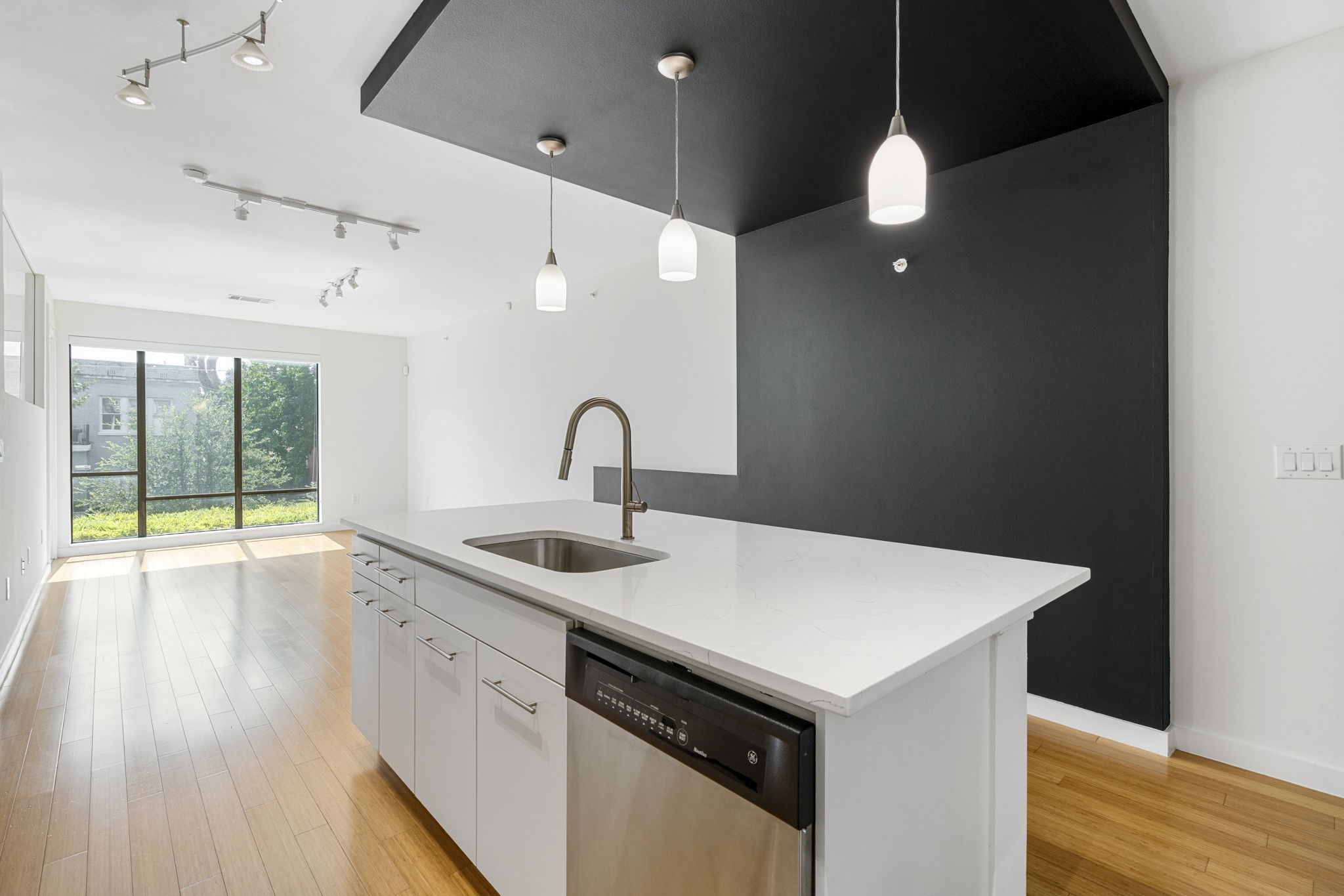 4040 N Hall Street 107