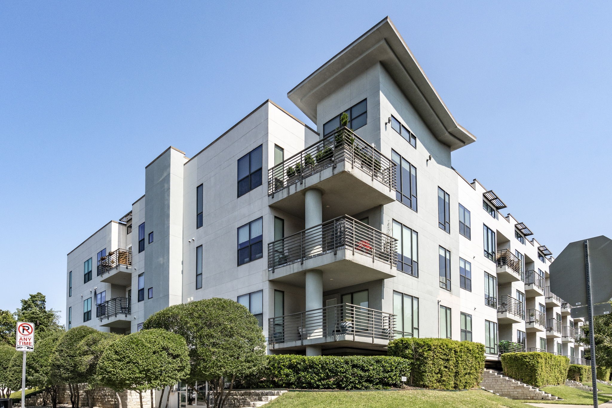 4040 N Hall Street 107