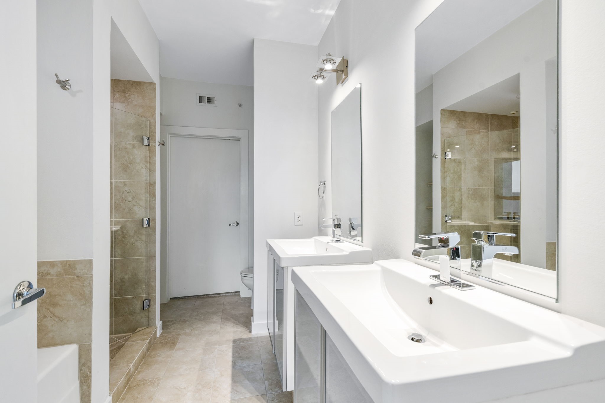 4040 N Hall Street 107