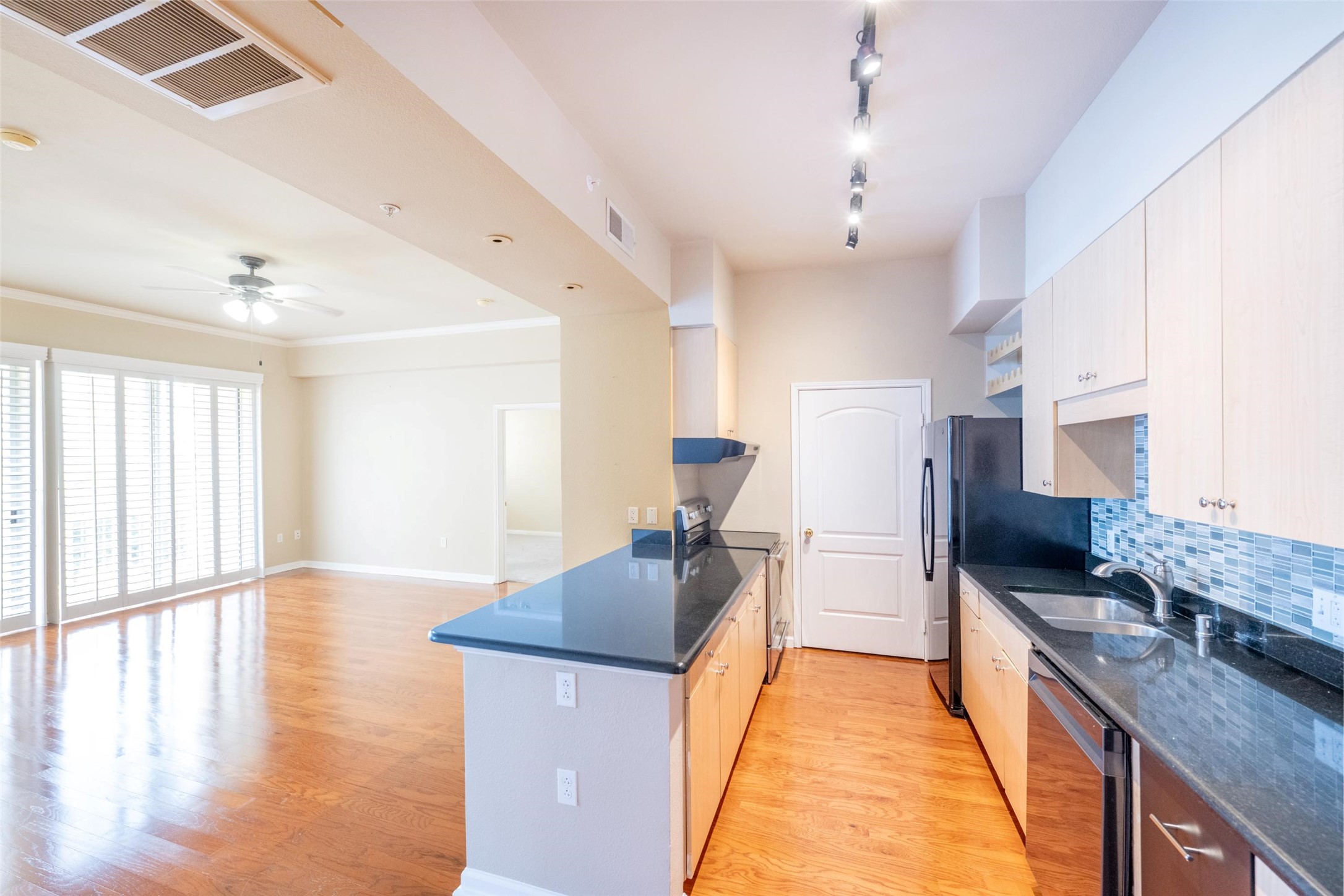 3225 Turtle Creek Boulevard 806