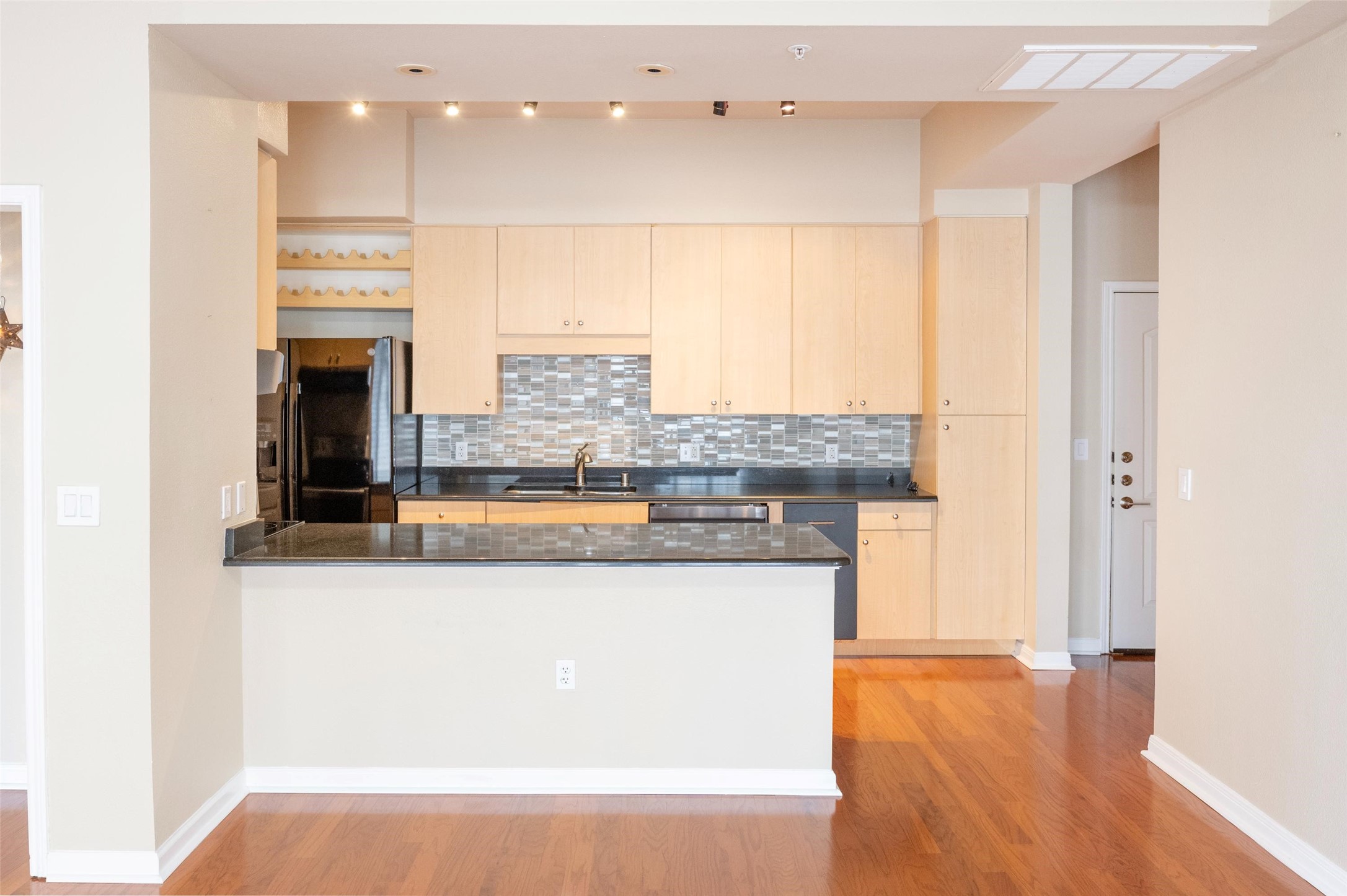 3225 Turtle Creek Boulevard 806