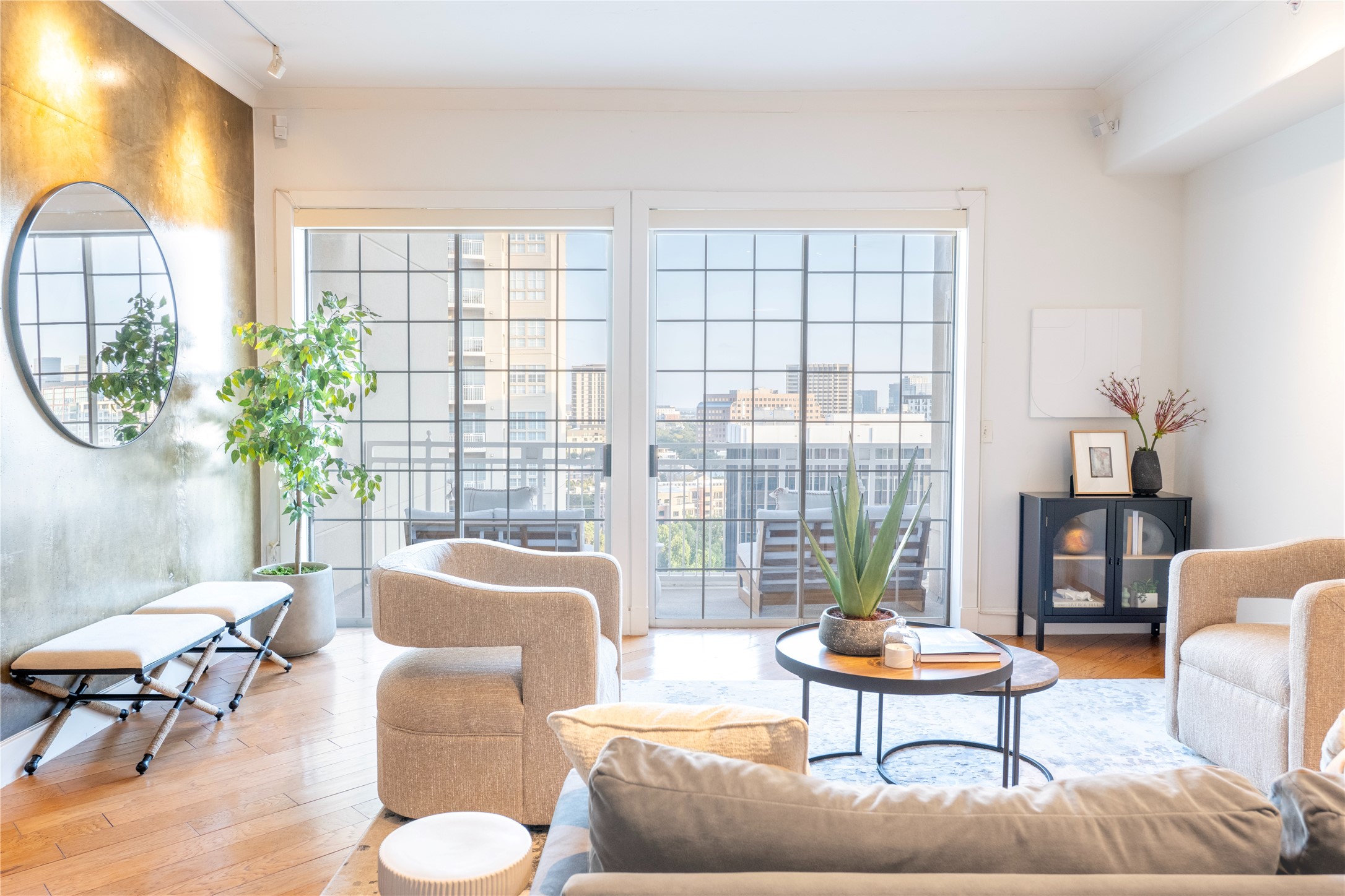 3225 Turtle Creek Boulevard 1649