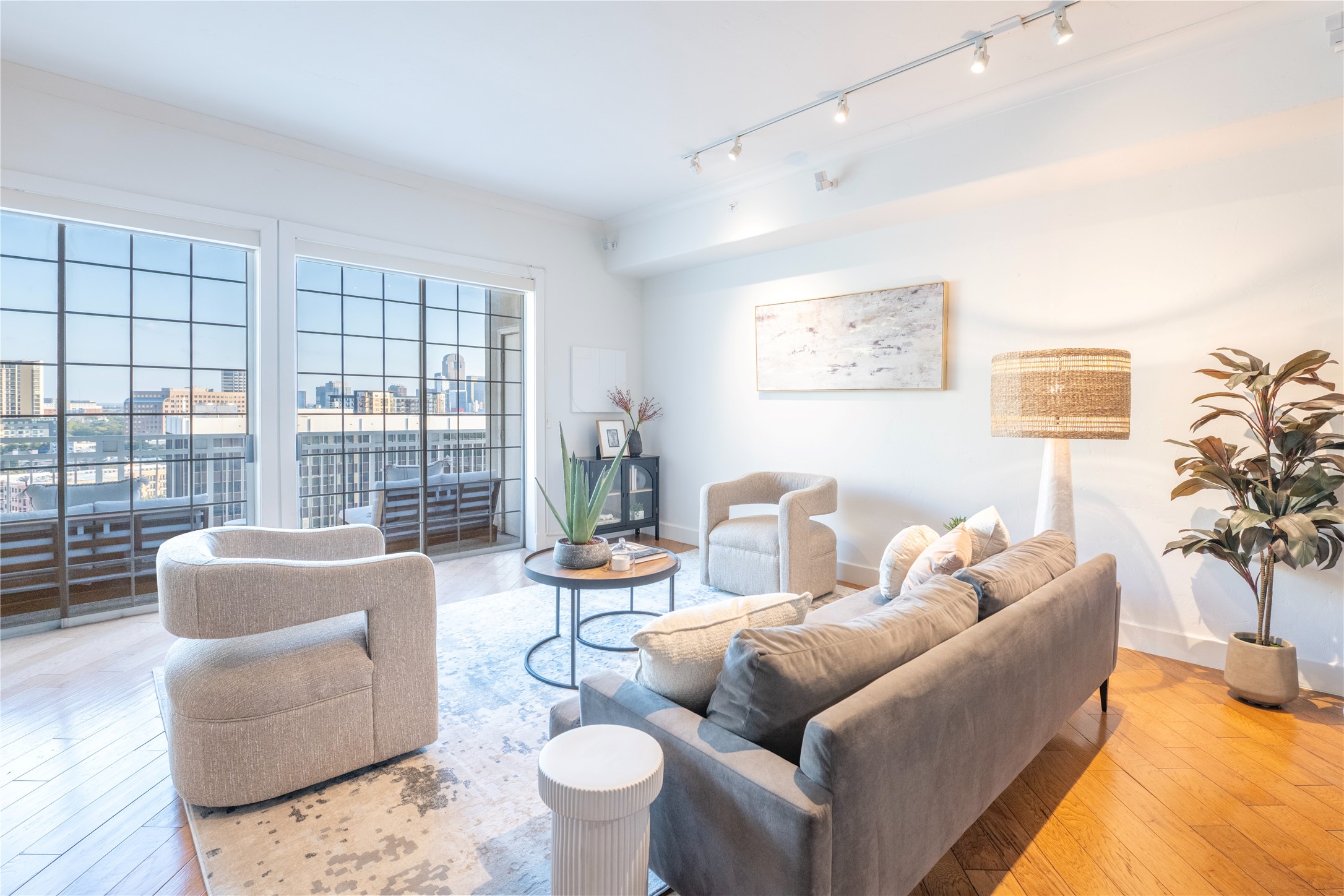 3225 Turtle Creek Boulevard 1649