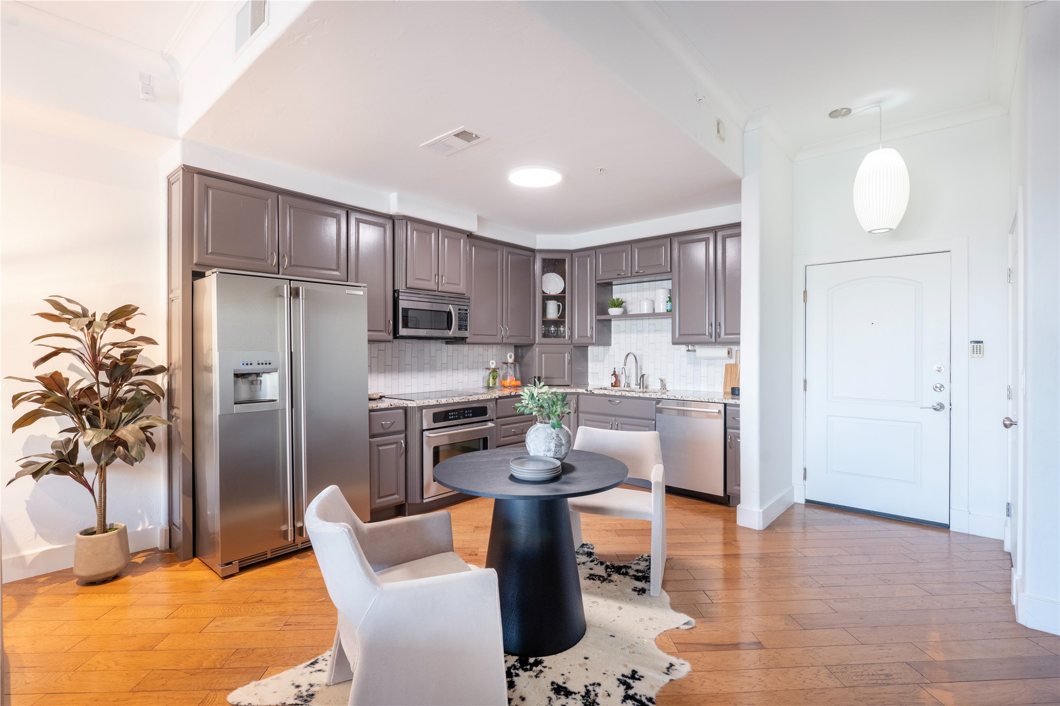 3225 Turtle Creek Boulevard 1649