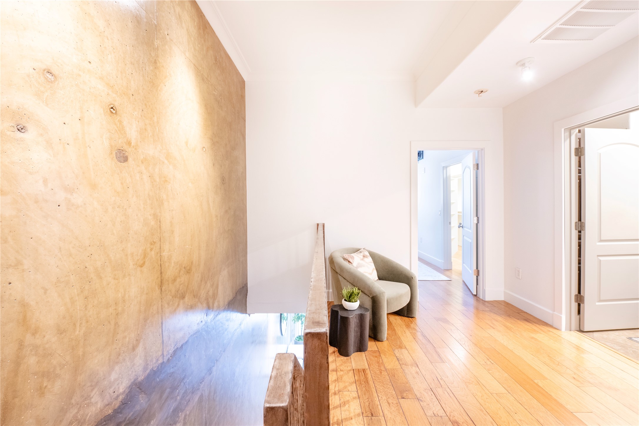 3225 Turtle Creek Boulevard 1649