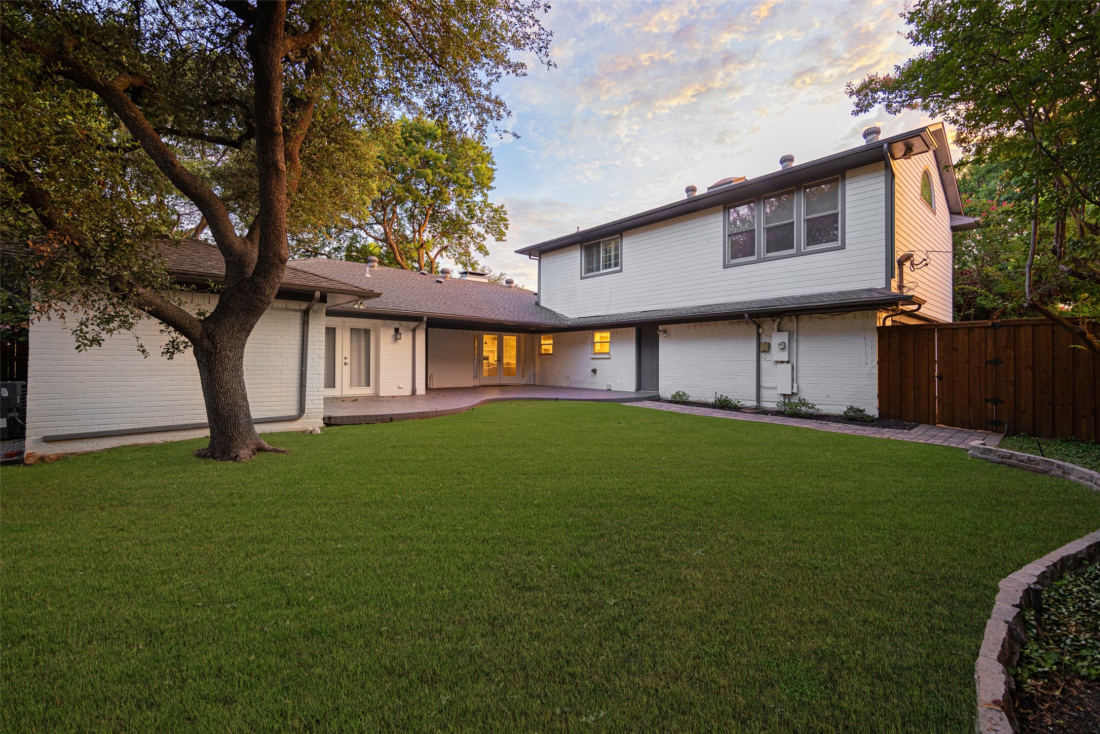 7363 Meadow Oaks Drive